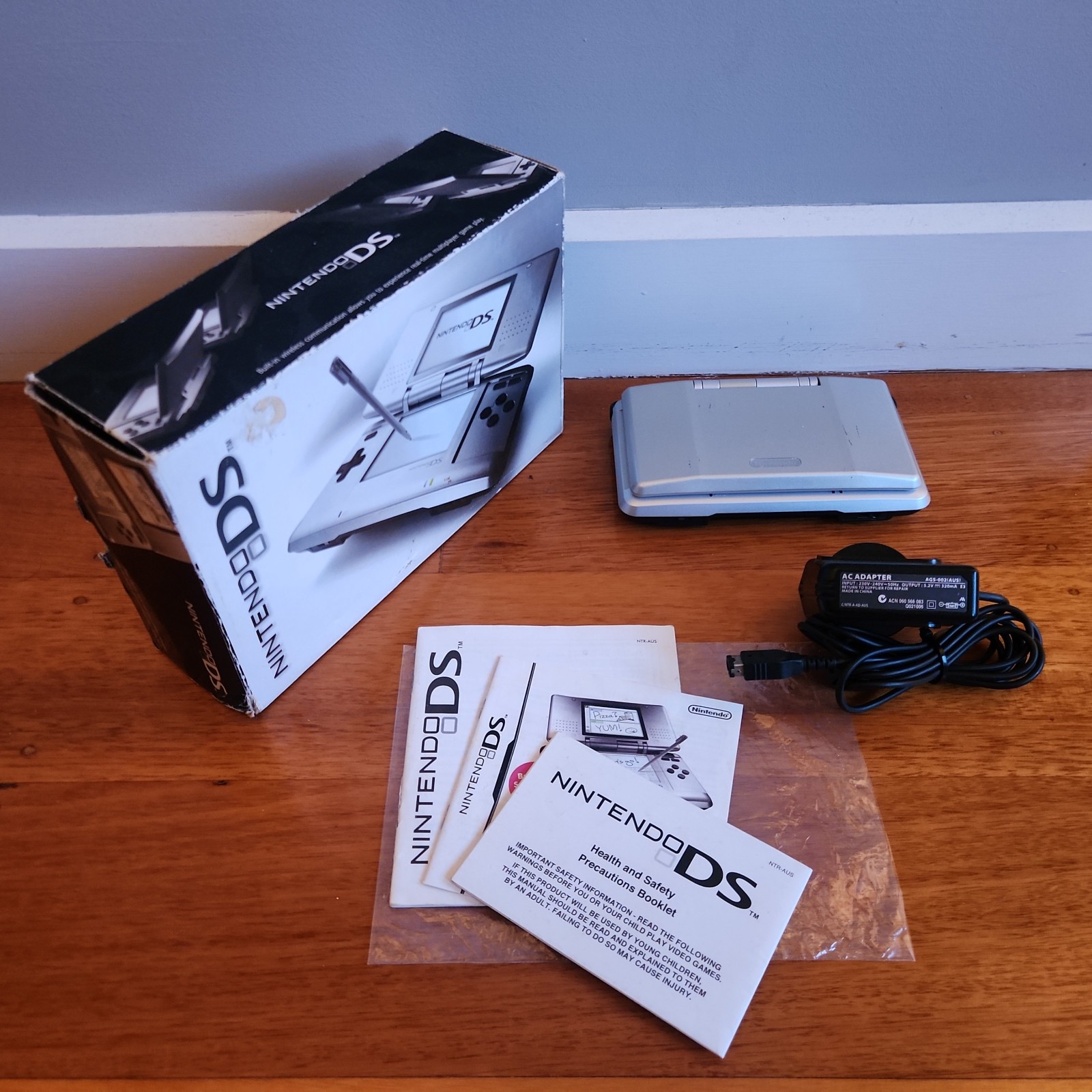 Nintendo DS Original Silver boxed & accessories – Aust release -Read Description