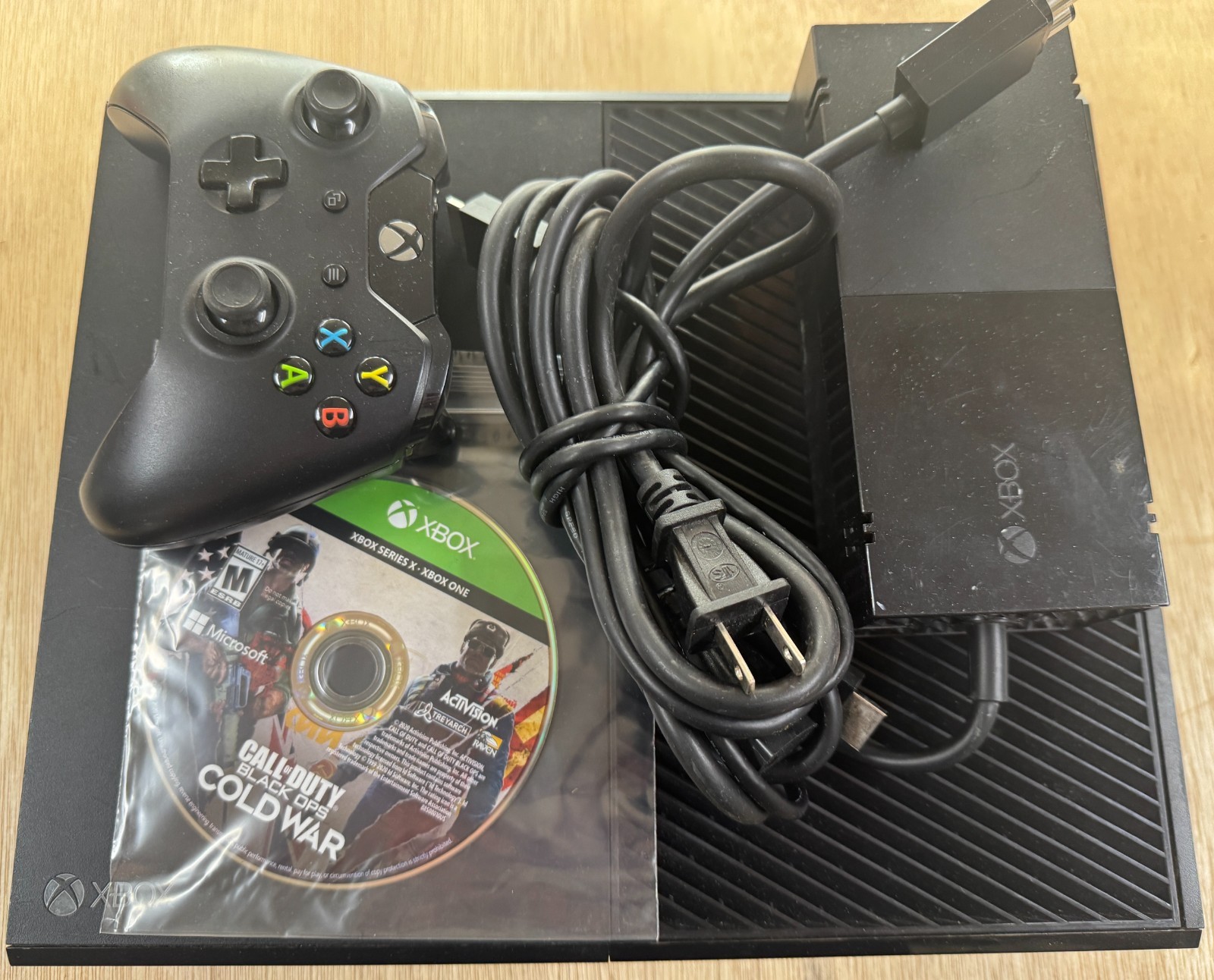 Microsoft Xbox One 500gb Console # 1540 w/ Controller, Cables & Game