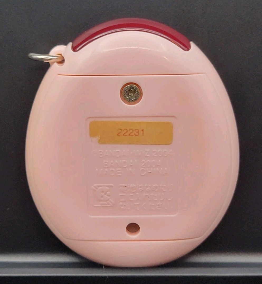 Kaettekita Tamagotch PLUS Handheld Console PINK Tamagocchi 22231 Bandai