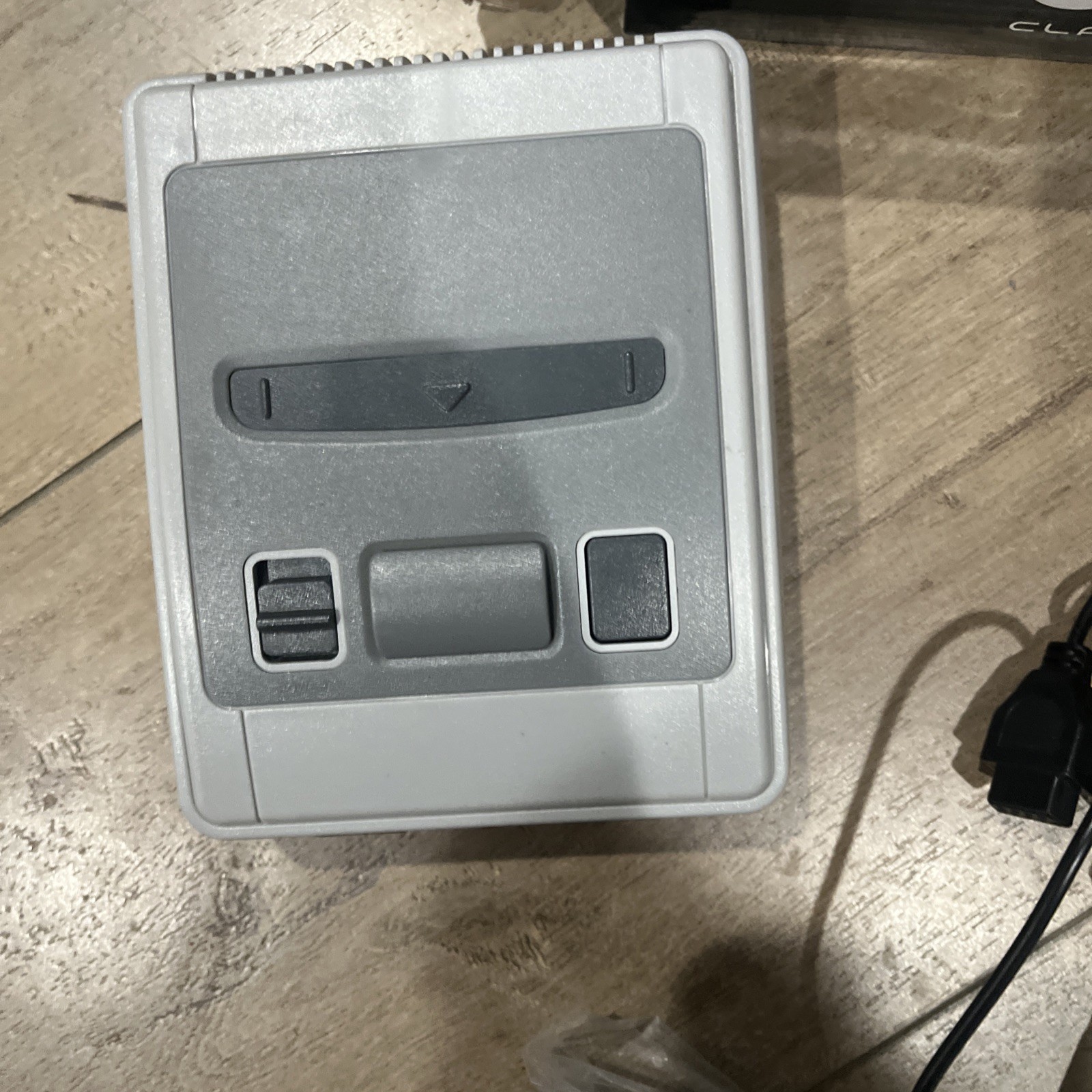 Super Mini SFC SN-02 retro game console 620 classic 8-bit. No Cords.untested