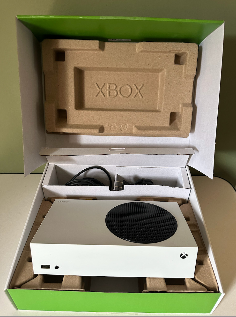 Xbox Series S 512GB White – Console (Used – Clean) – Controller (New) – Cords