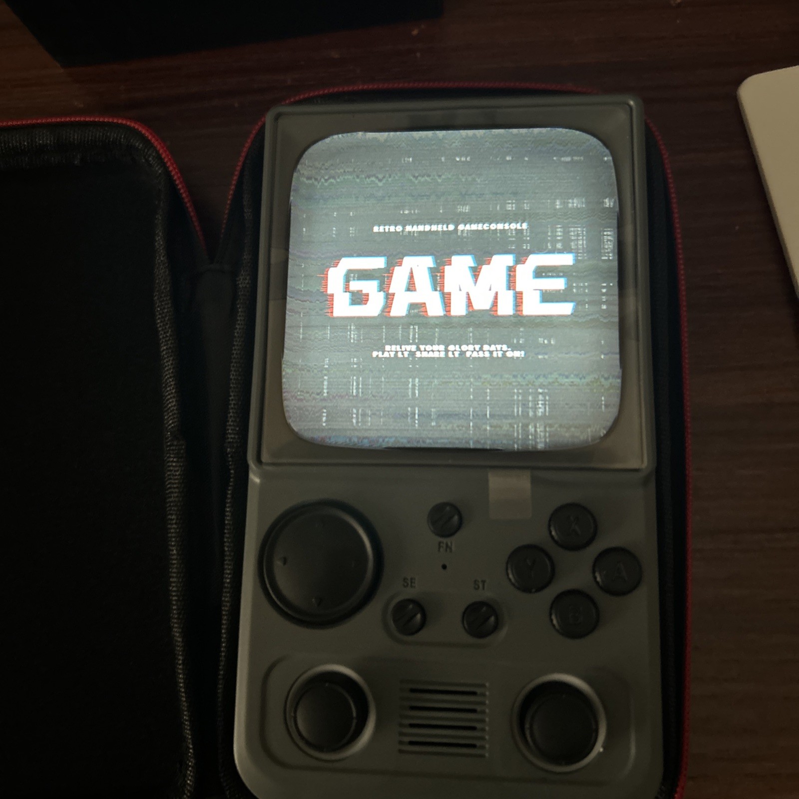R36T MAX Upgraded Retro Handheld with 4000mAh Battery, 4.0» IPS 128GB
