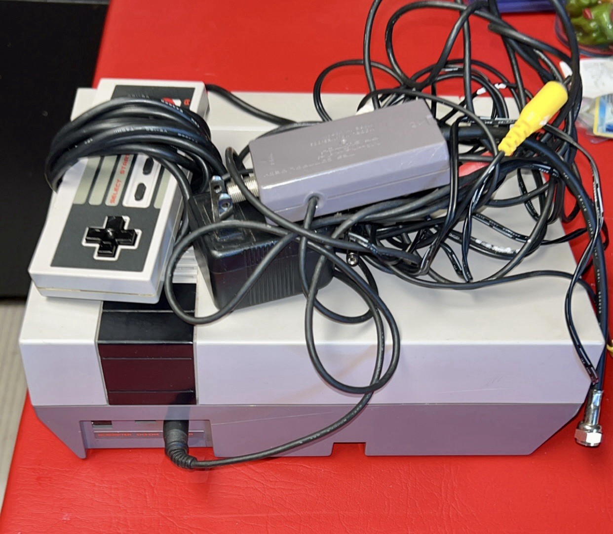 Original Nintendo NES-001 Console Bundle Tested & Working- w/ Controller & Cable