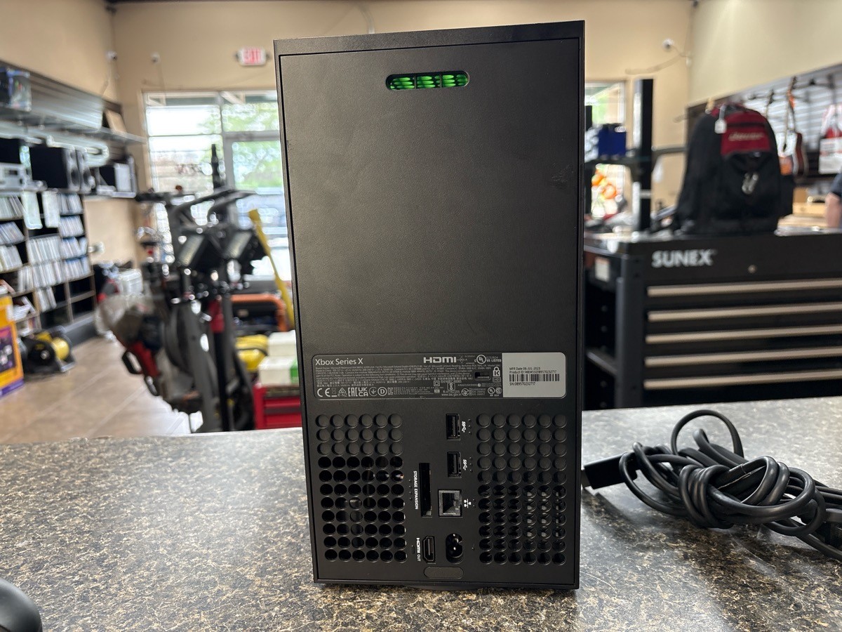USED MICROSOFT XBOX SERIES X 1882 1TB VIDEO GAME CONSOLE (QUI005174)