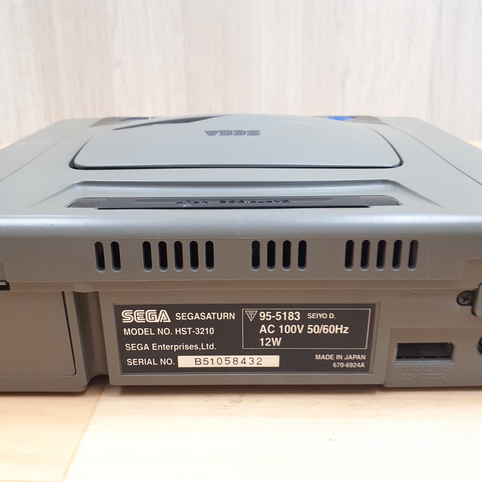 Japan SEGA SATURN Console HST-3210 with 2 controllers, Cables 5 Games SG825G-5G