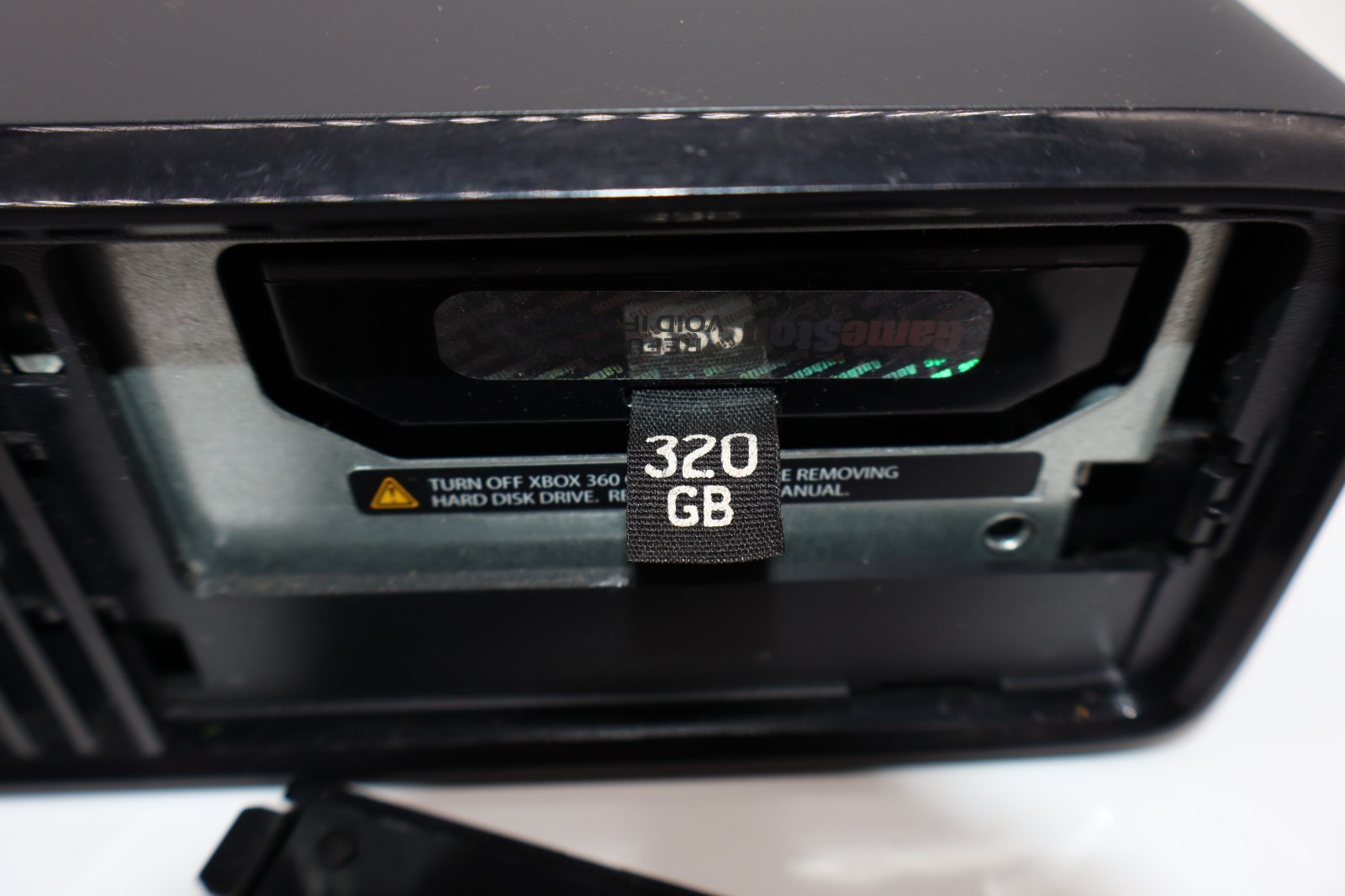 Microsoft Xbox 360 S ( 320GB) Console with Kinect, Cables, and Controller