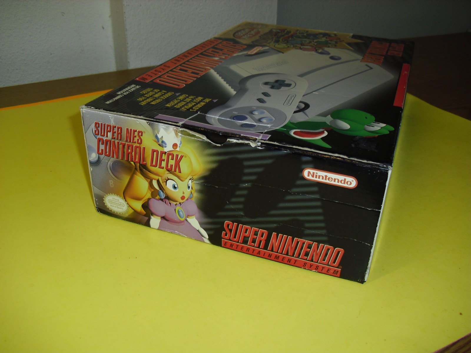 Super NES Control Deck Yoshi’s Island system complete in box w/o game! SNES
