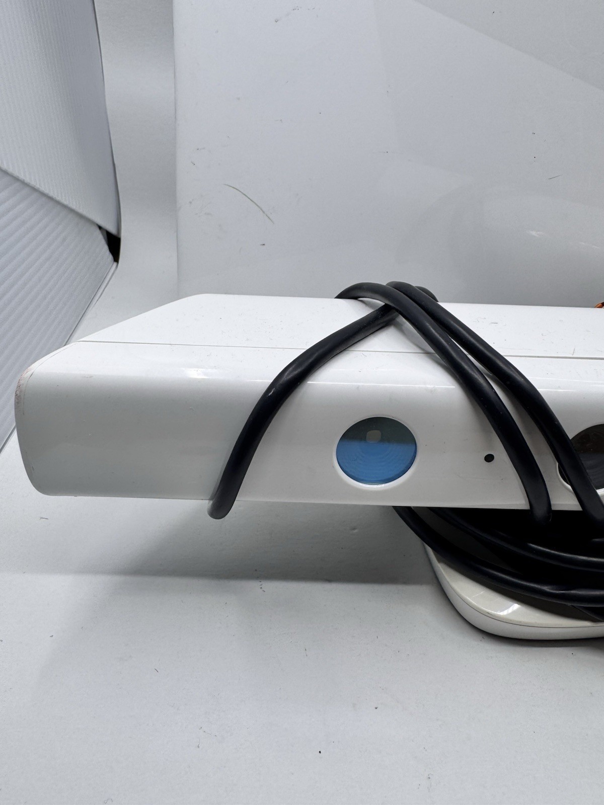Microsoft Xbox 360S Console w/ Kinect (No Cords, Only Controller)
