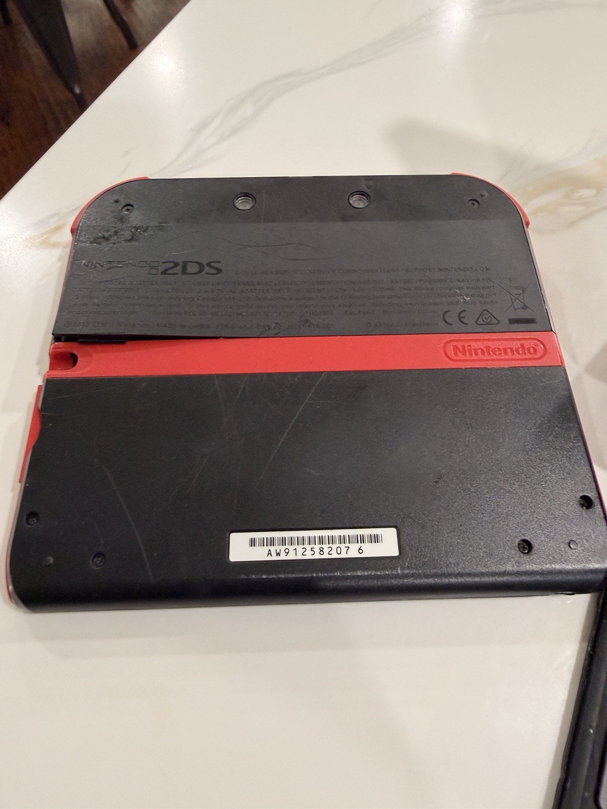 Nintendo 2DS Handheld Console Black/Red 4GB Built-In Mic Headphone Jack
