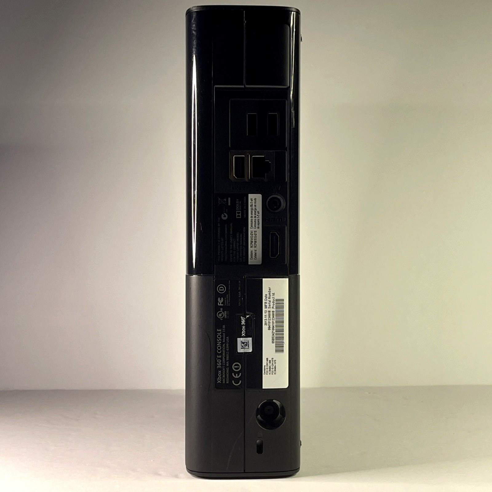 Microsoft Xbox 360 E 4GB Console Bundle OEM Controller Power Supply Games Tested