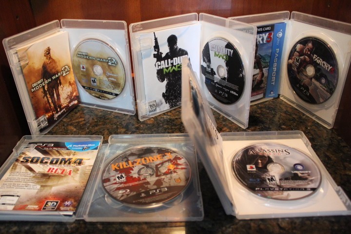 Sony PlayStation 3 PS3 Slim 160GB Console CECH-2501A Bundle w/ 5 Games