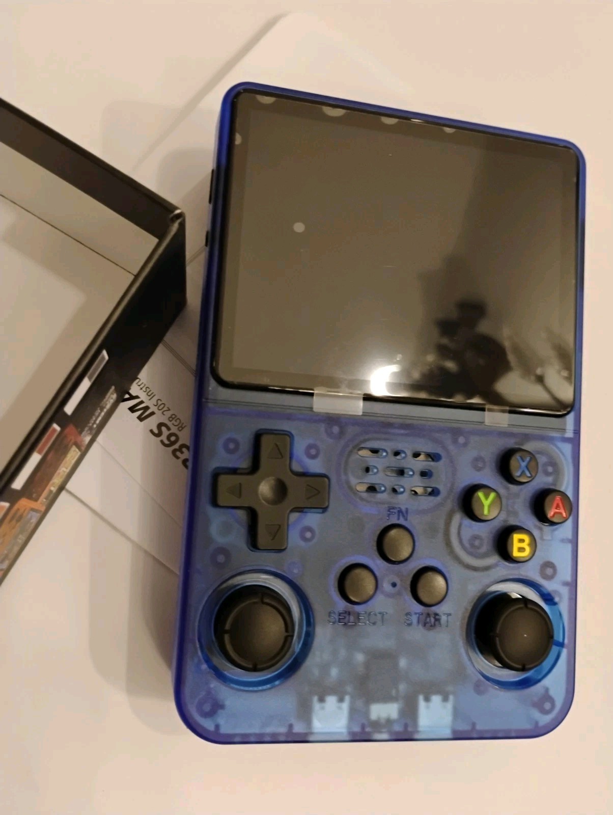 1500 Games Retro Classic R36 / HD 3.5 Inch IPS Screen 64Gb Portable Wi Fi