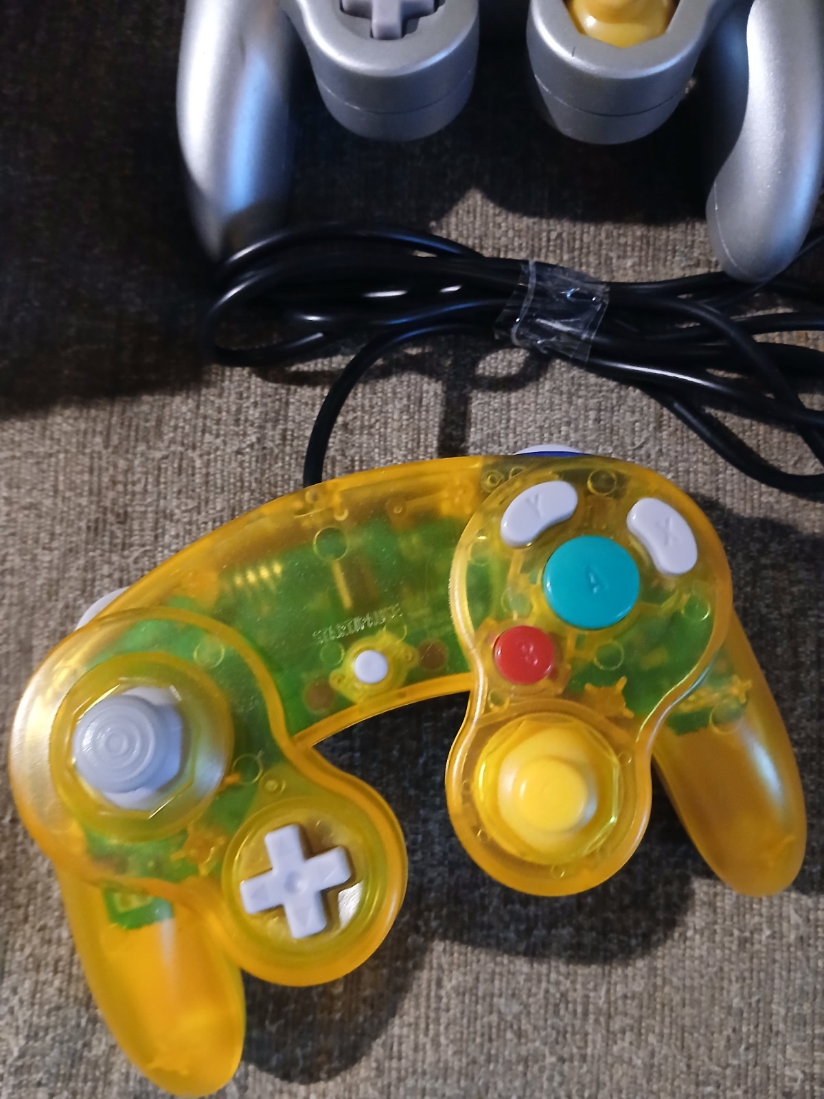 Custom Resident Evil Gamecube. 4 Games, 2 Controllers, Memory Card. See Pictures