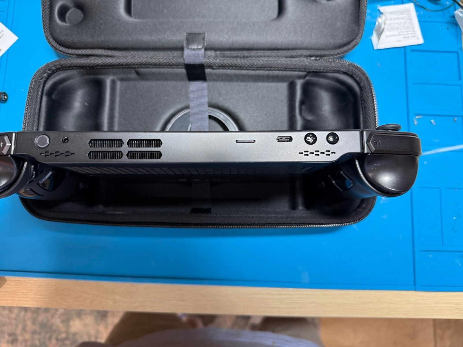 Lenovo Legion Go 1 TB W/dock, case,charger, Controller FREE SHIPPING! PERFECT