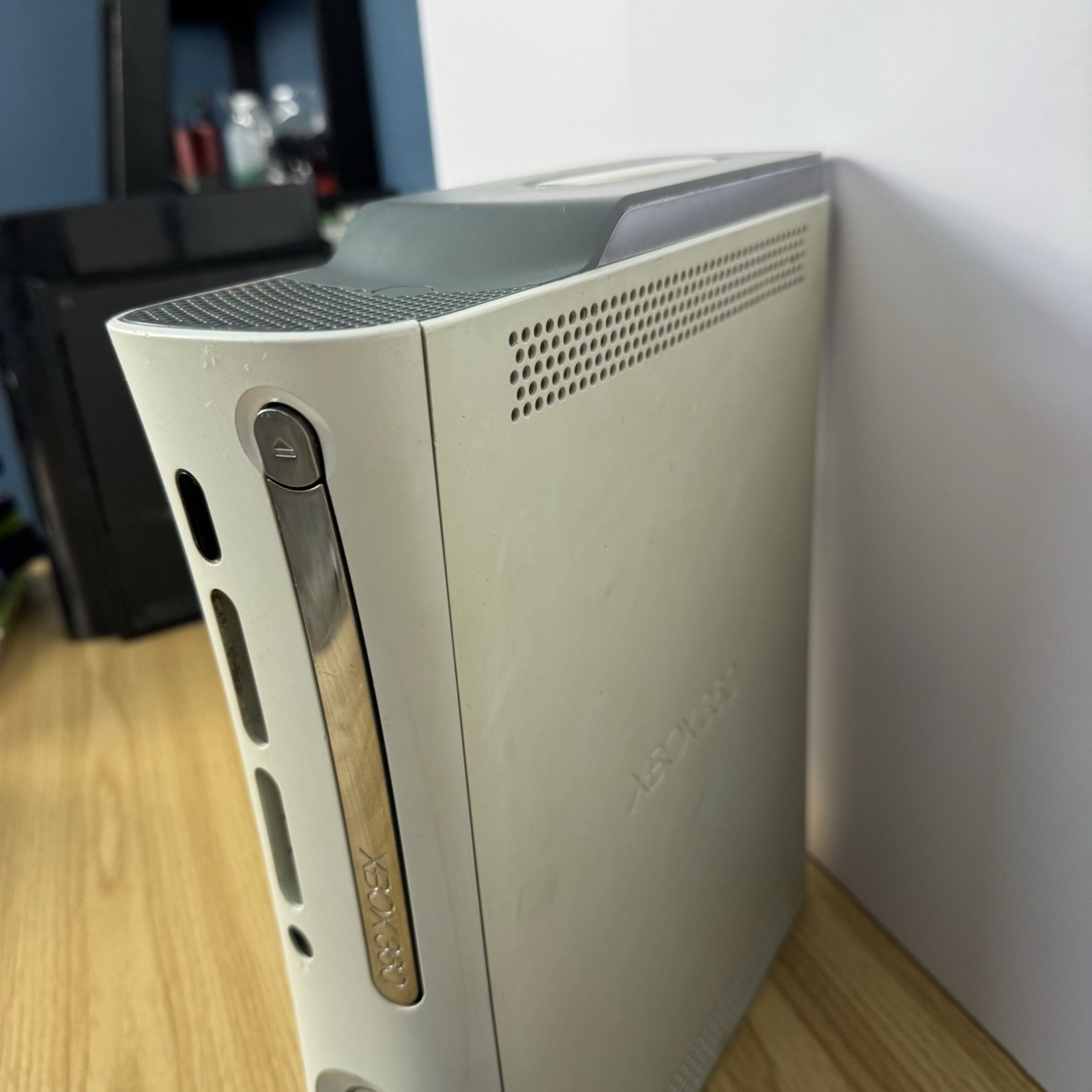 Microsoft Xbox 360 Console – Falcon – 20GB White Fat System READ