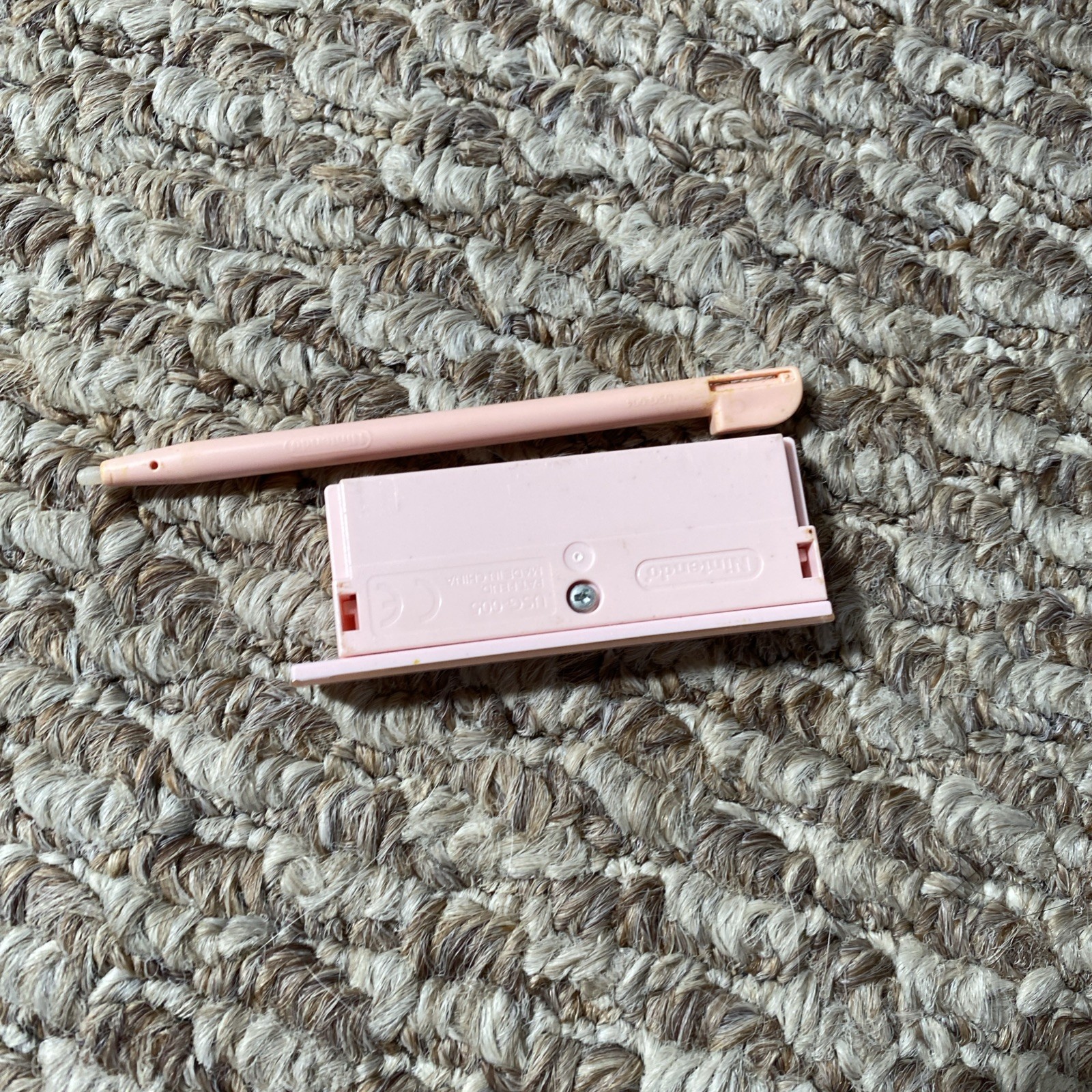 Nintendo DS Lite Coral Pink Handheld System WITH CHARGER AND STYLUS! USA Version