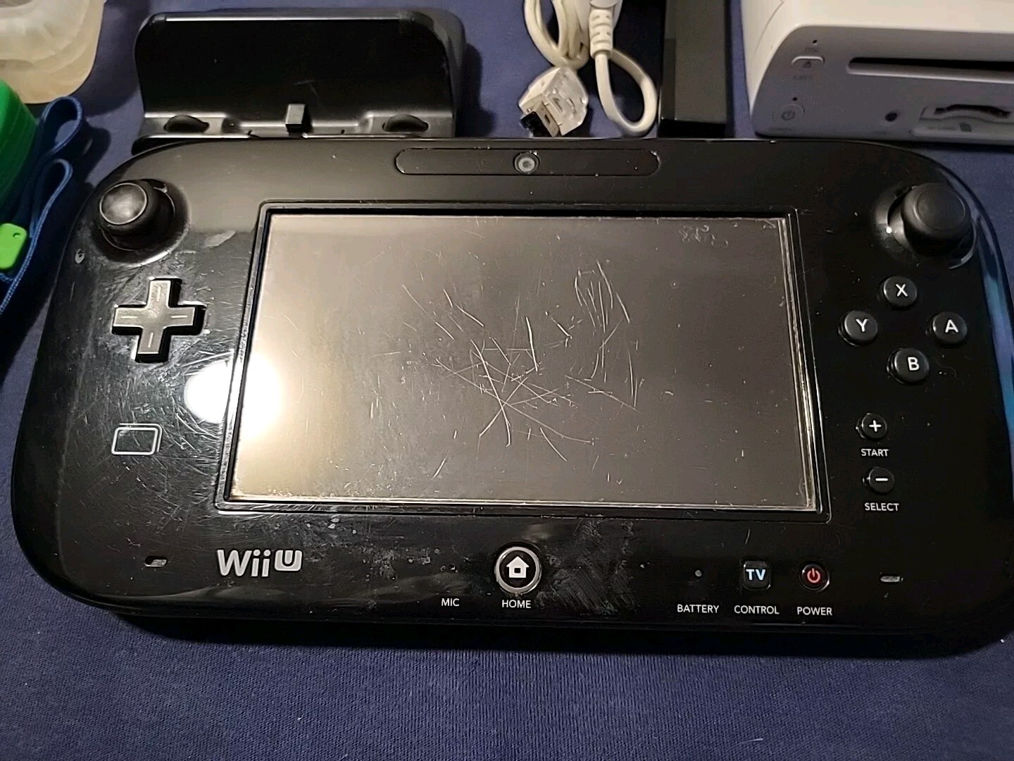 Nintendo Wii U Lot 8GB Handheld System – White/Black Tested (H)