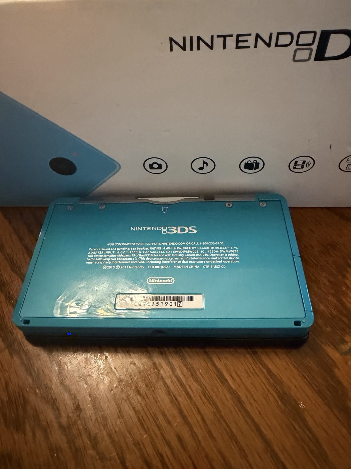 Nintendo DS DSI Blue Handheld Console with charger, 11 Games, working cond.
