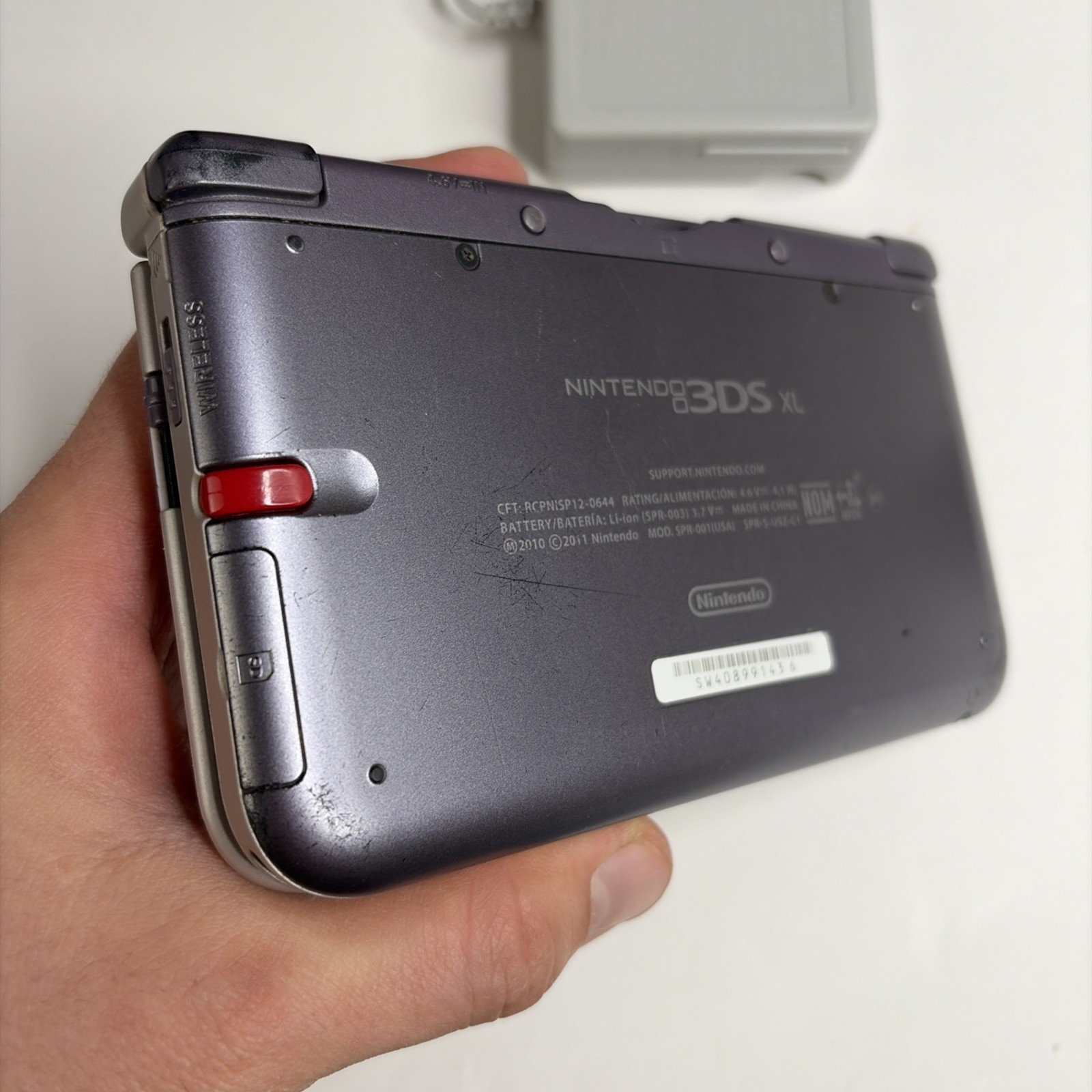 Nintendo 3DS XL Retro Silver Edition NES Controller W Charger Stylus US Model