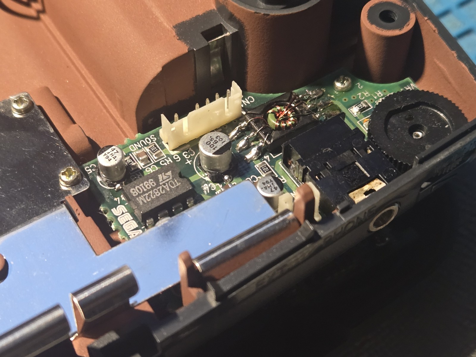 SEGA Game Gear Restored – Recapped, New Glass Lens, AC Adapter, Tested