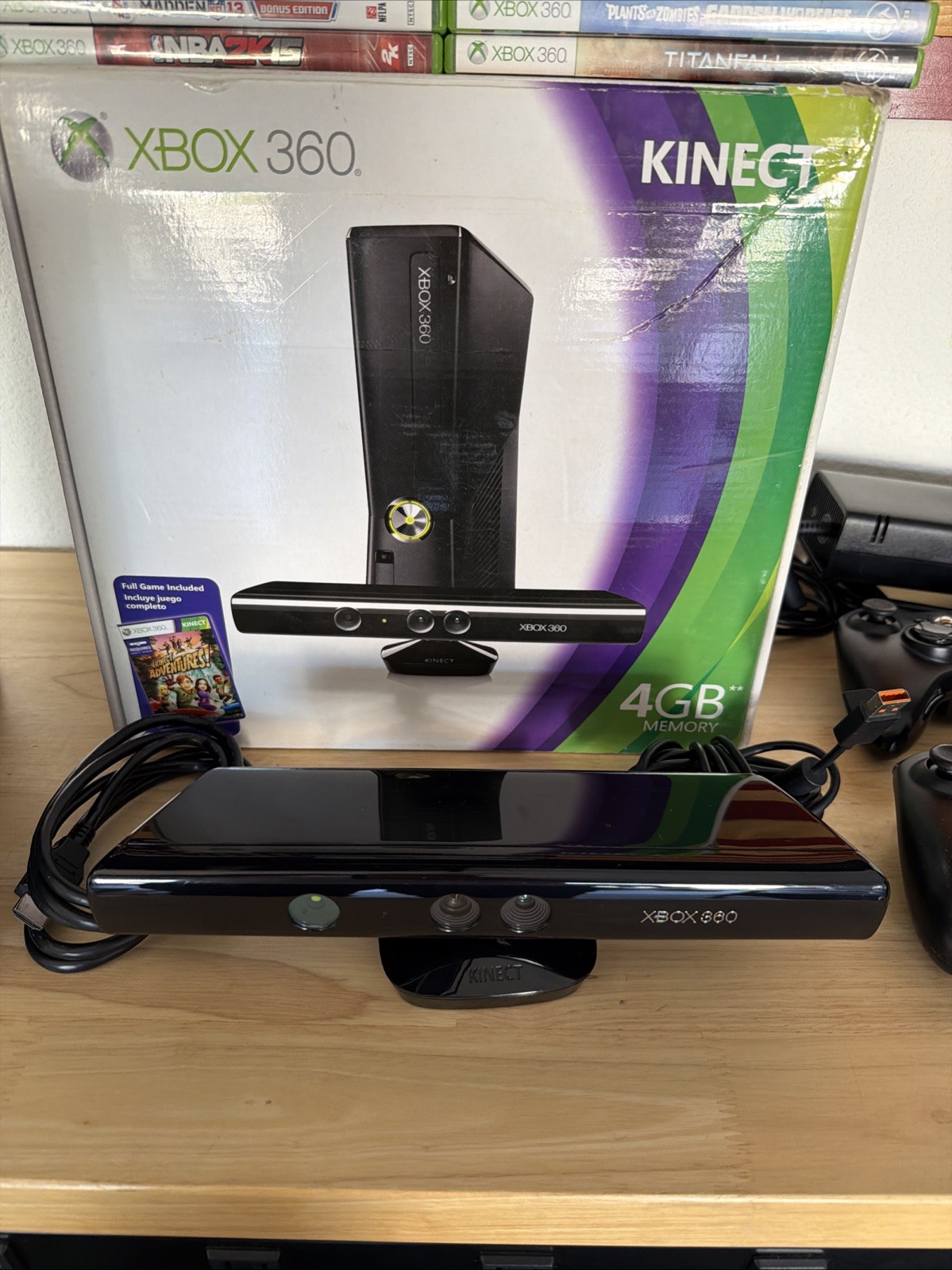 Microsoft Xbox 360 Slim 4GB 2 Controllers Kinect Bundle 24 Game Lot Tested W/Box