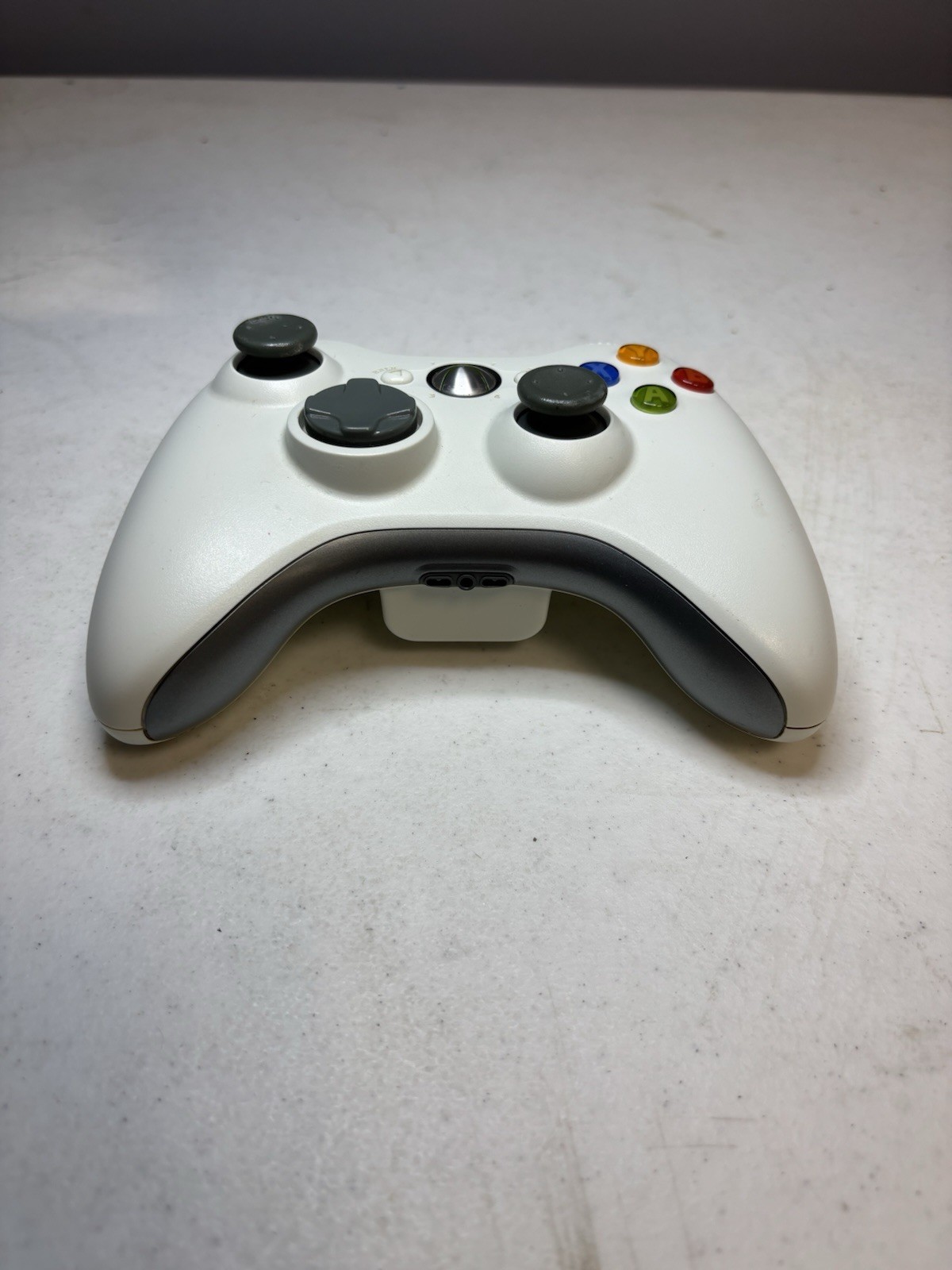 Microsoft Xbox 360 320GB Black Console w/ White Controller, Power/AV Cables