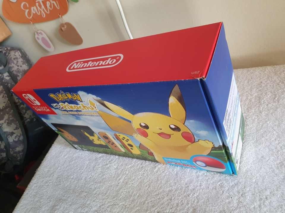 Nintendo Switch Pokemon Console Let’s Go Pikachu! + Poke Ball Plus Edition