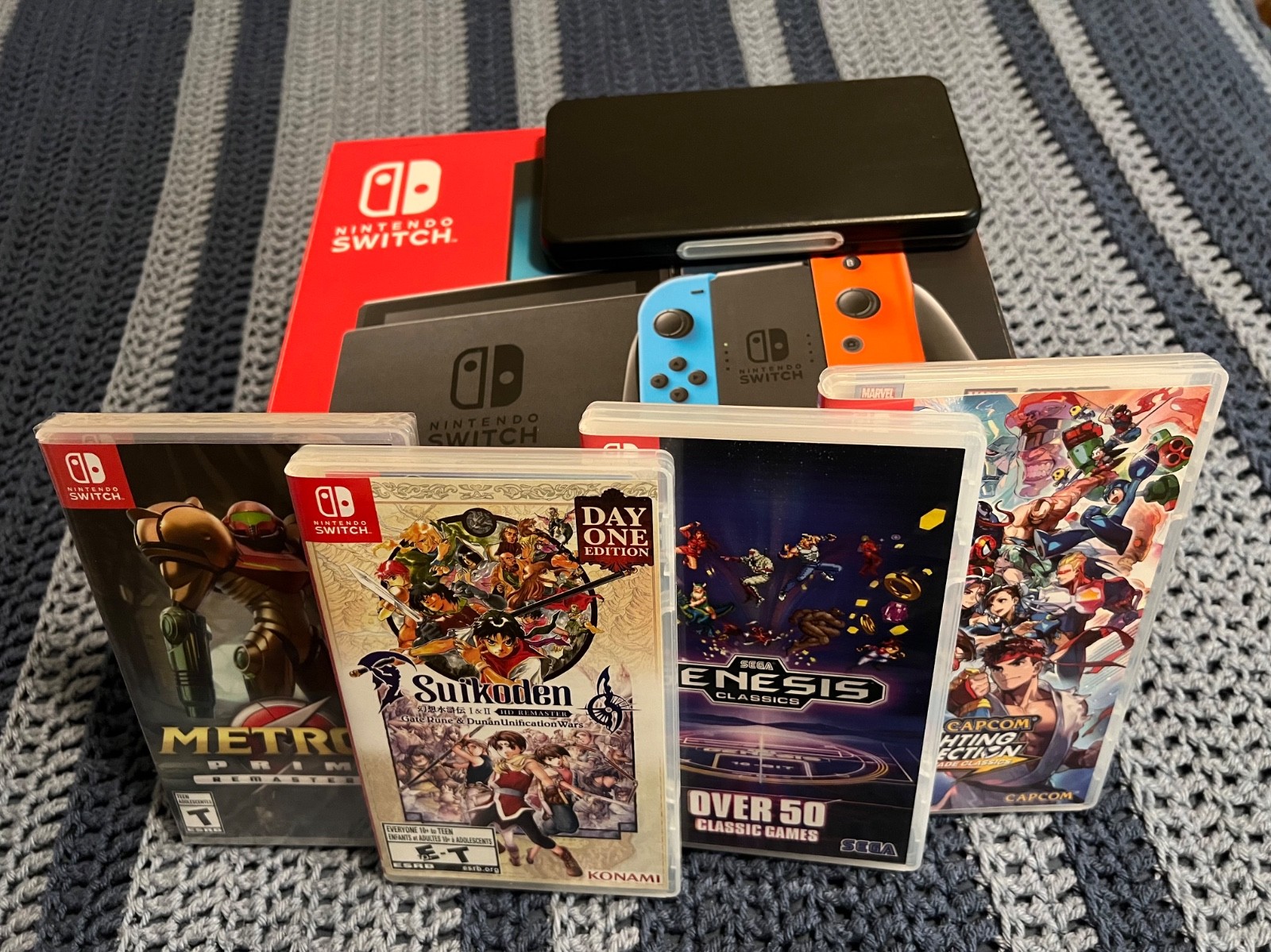 Nintendo Switch 32GB Console + Metroid, Suikoden, Sega, Capcom + Case