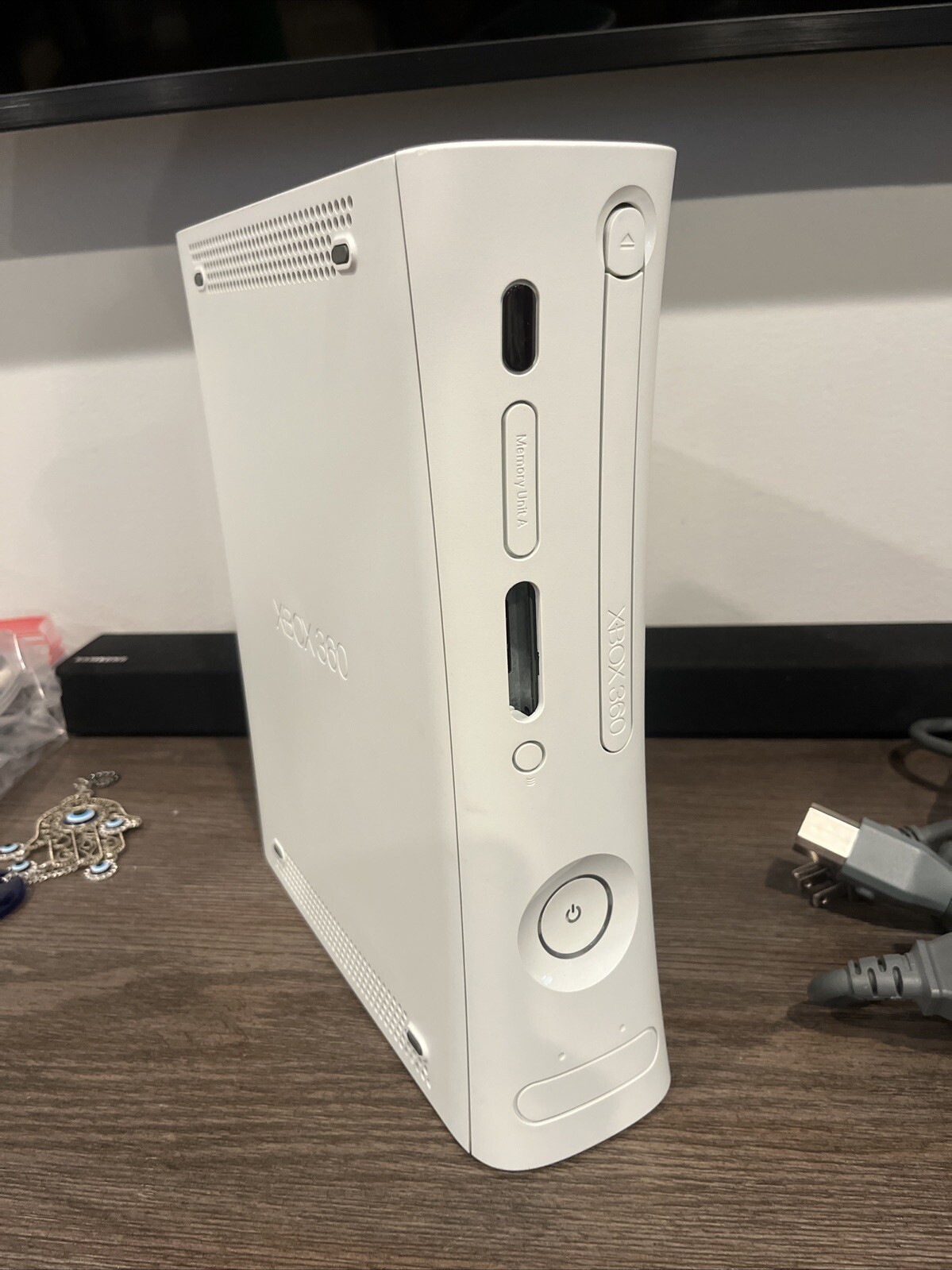 Xbox 360 Core Bundle, with AV , Controller, Call of Duty World at War, Tested!