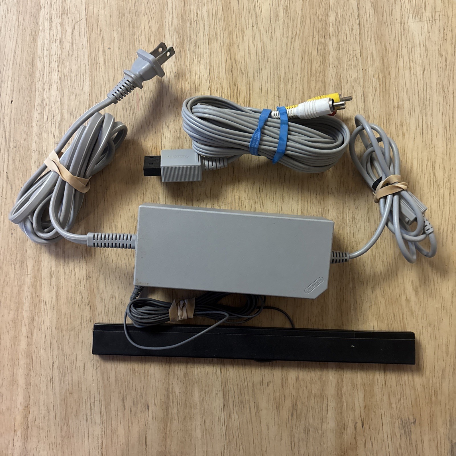 Nintendo Wii Blue RVL-101 Console Game System Working See Description Controller