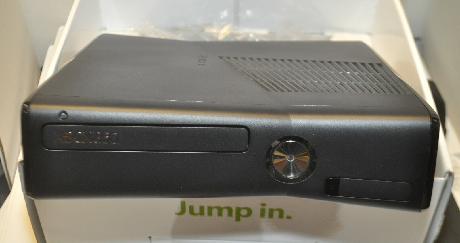 Xbox 360 S Kinect 4gb Complete Controller Console Cords + 2 Games MINT In Box