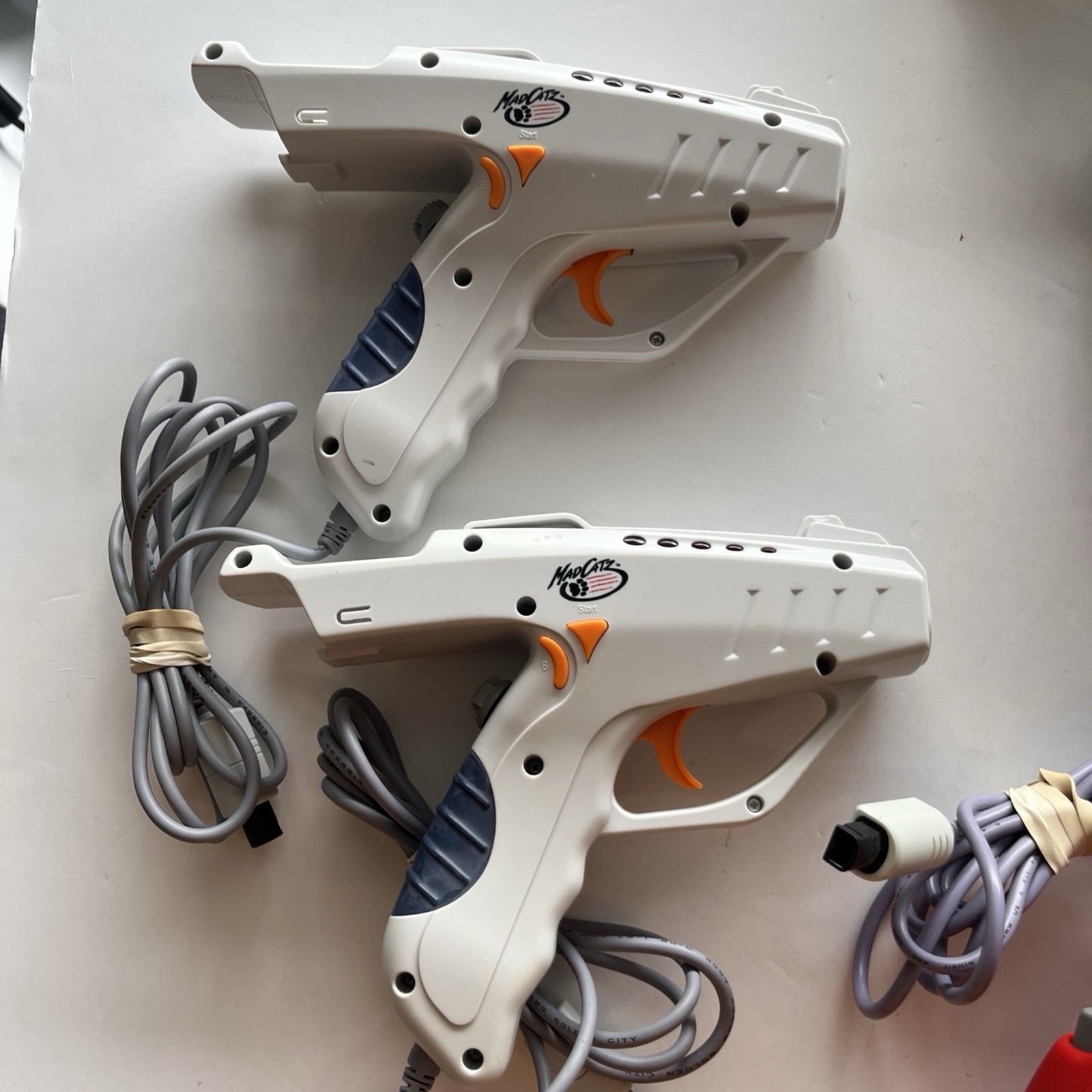 Sega Dreamcast HKT-3020 White Console Bundle Game Lot Multiple Accessories