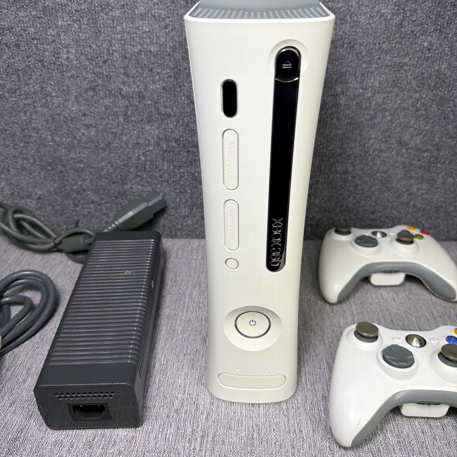 Microsoft Xbox 360 Pro 20GB Console Bundle HDMI Falcon 2007 w/ 2 Controllers