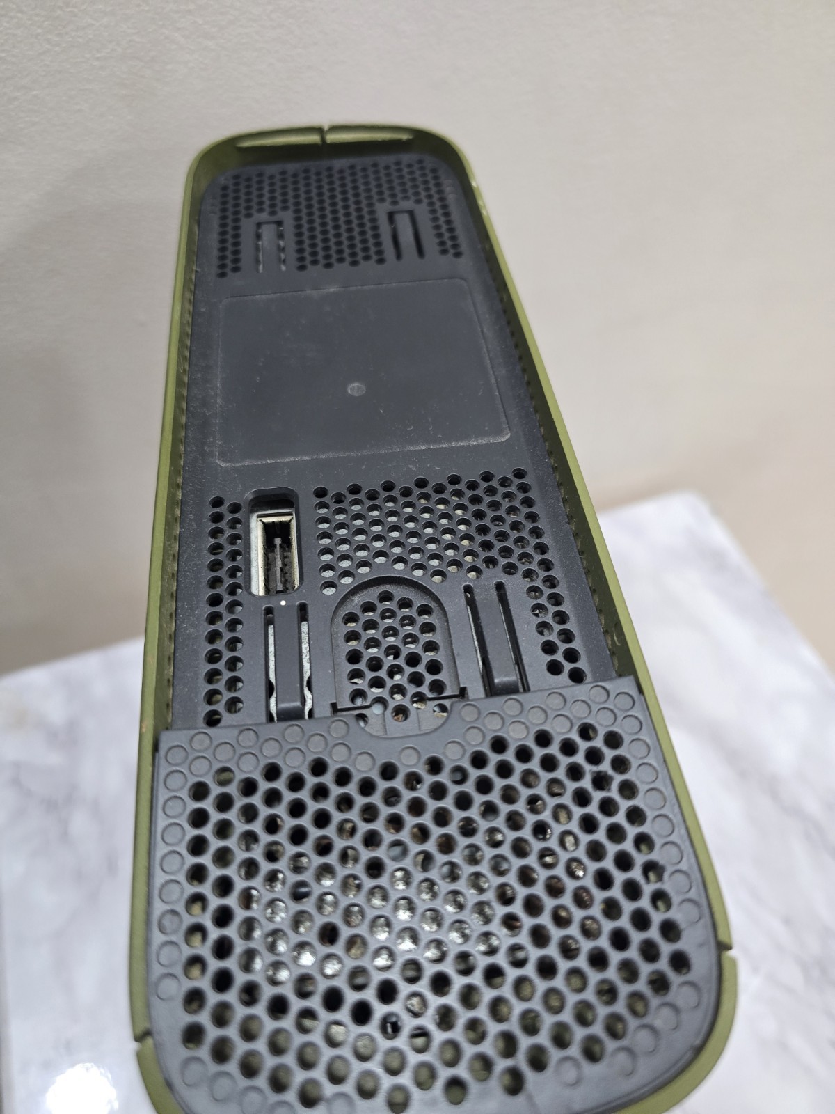 Xbox 360 – Halo 3 Edition Console only for parts, READ