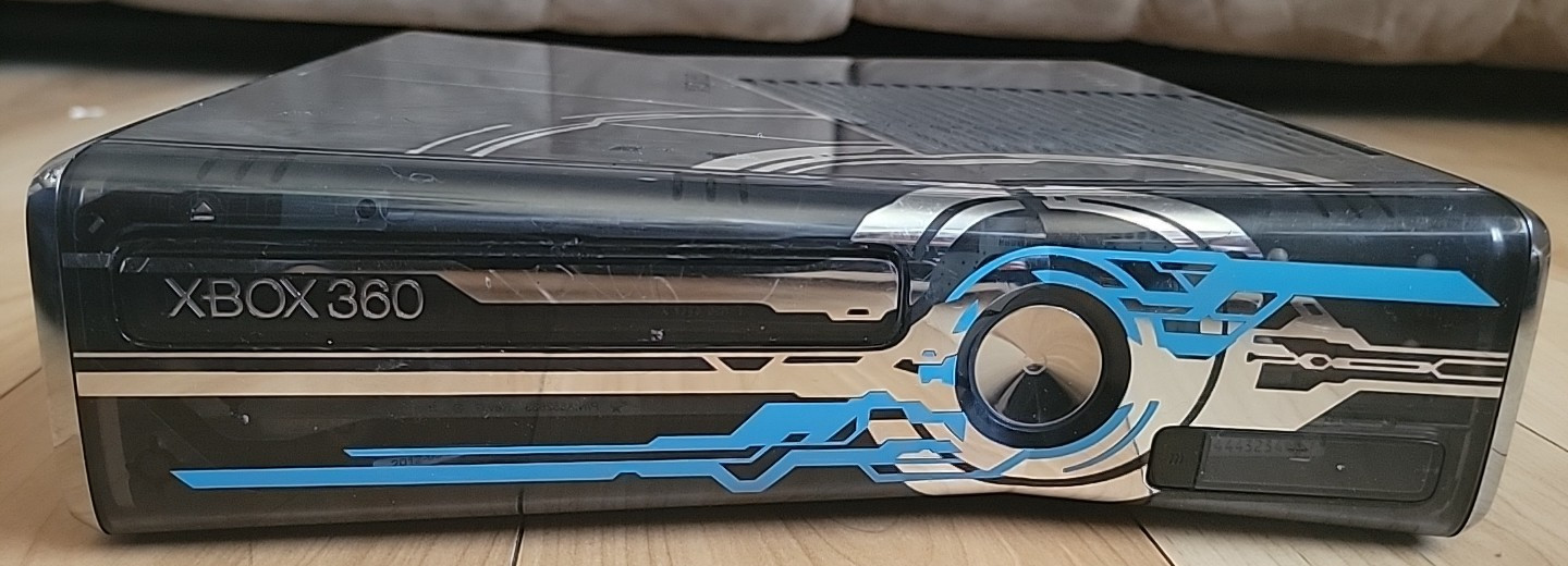 Halo 4 Edition Xbox 360 S Console 1439 320GB Controllers 1403 Charge TESTED READ