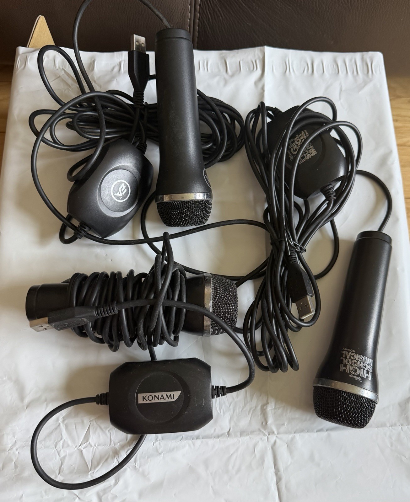 Nintendo Wii Console Bundle with 3 Controllers Games And Extras Model RVL-001