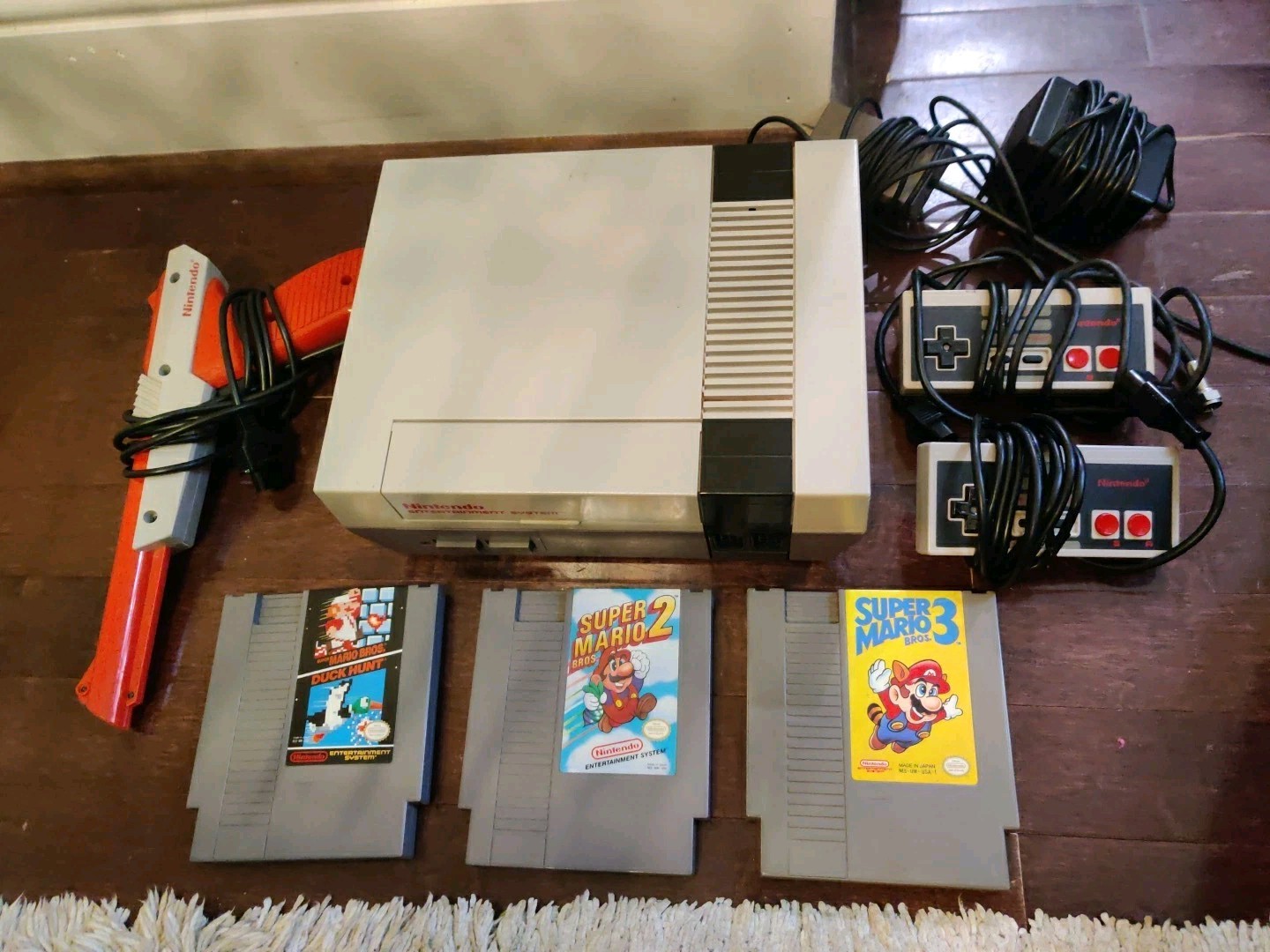 Nintendo NES Action Set Home Console White/Gray Super Mario Trilogy – Excellent