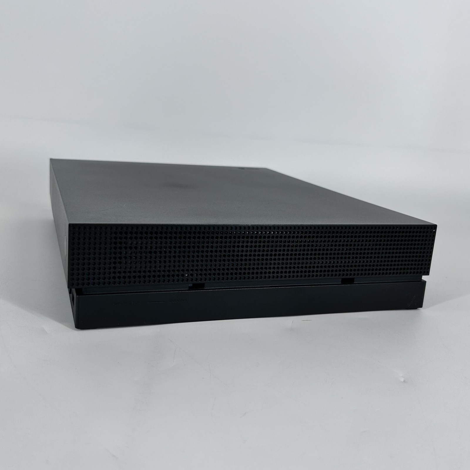 Microsoft Xbox One X Console Black 1TB w/ Controller/HDMI – Good w/ Smoke Odor