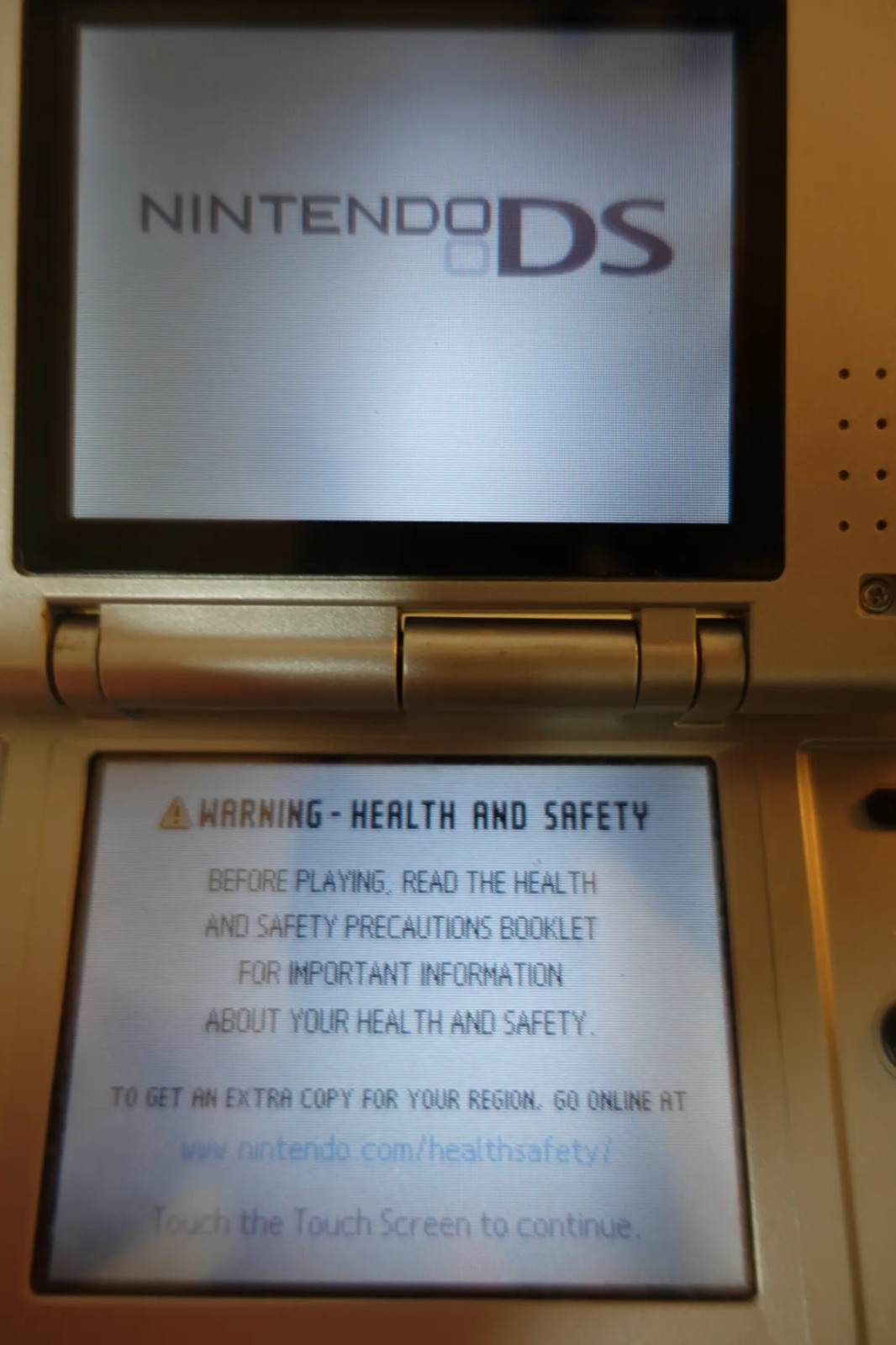 Nintendo DS Silver Handheld System – Great Condition! – TESTED AND WORKING (#3)