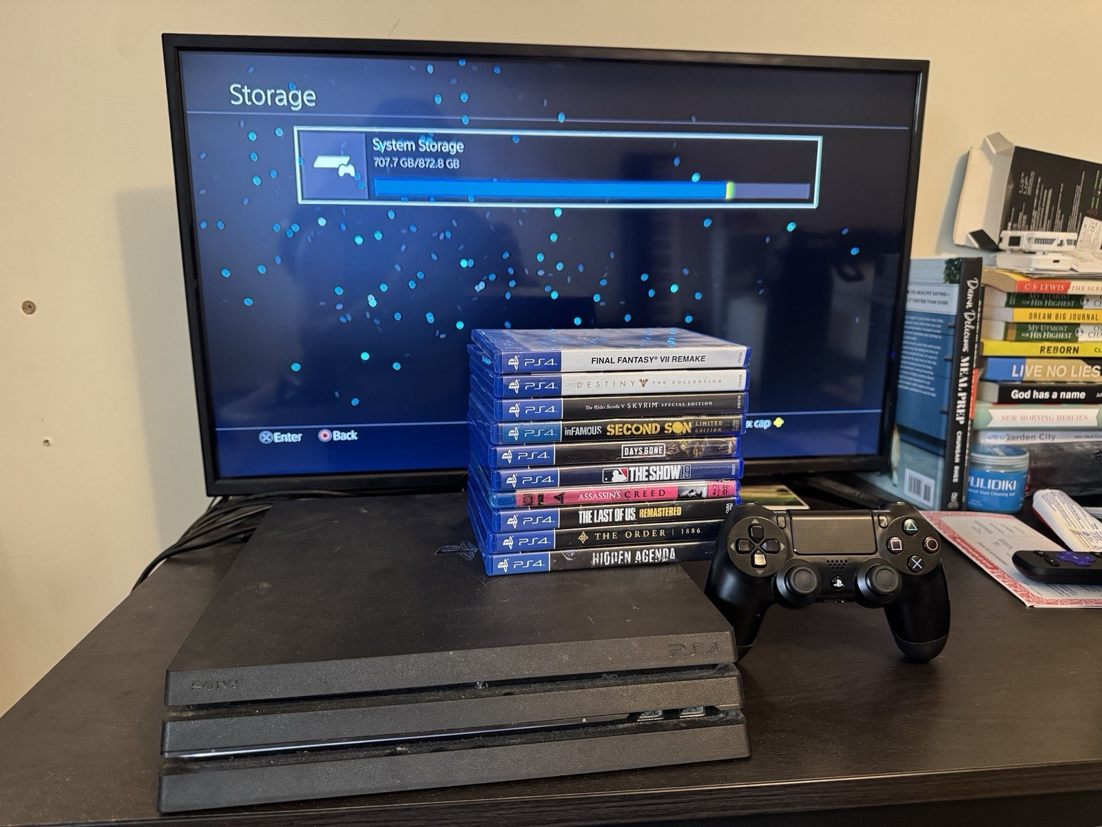 Sony PlayStation 4 Pro 1TB + 8 Games + Controller (Last Of Us, The Order 1886)