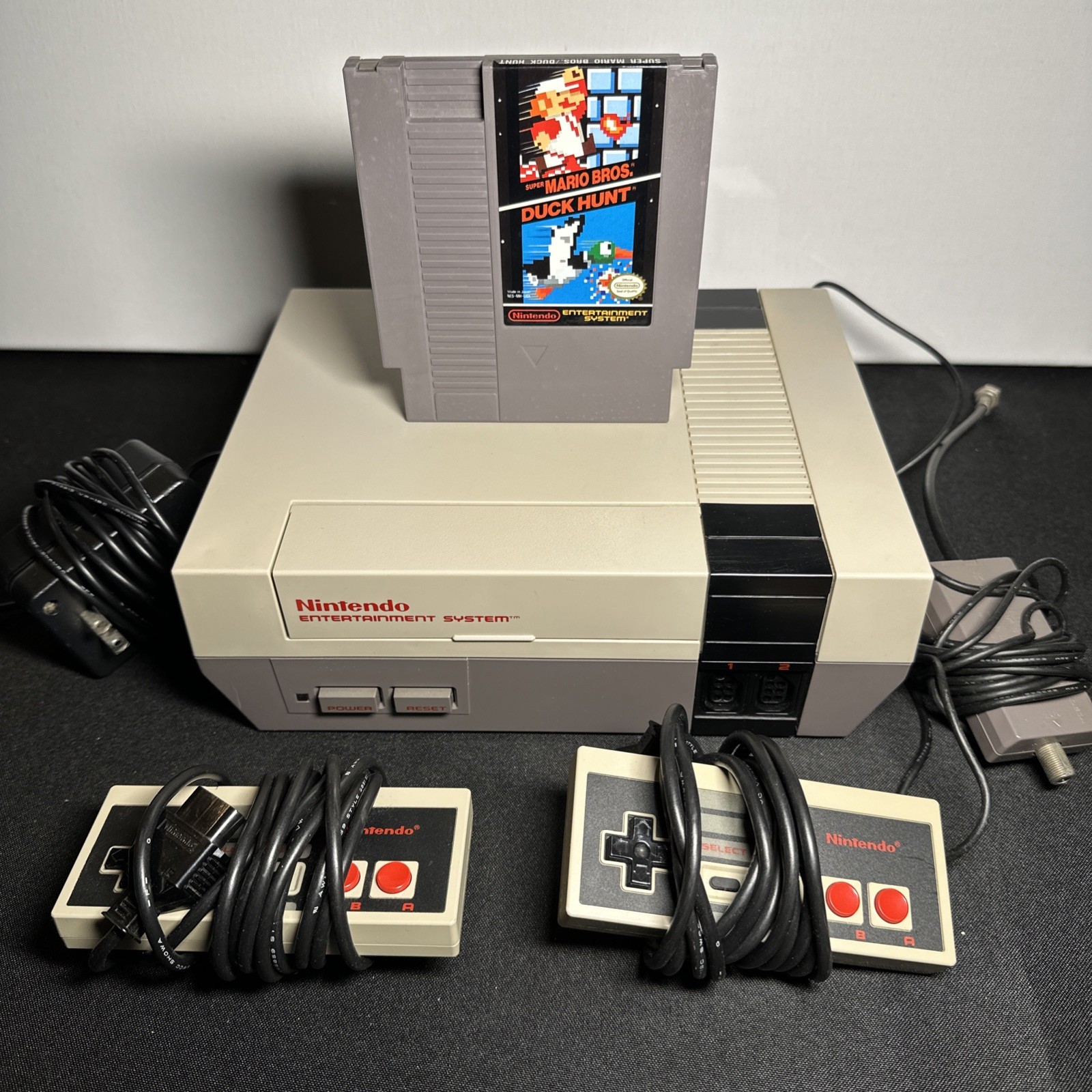 WORKING Original Nintendo NES-001 Bundle Super Mario Bros – Two Controllers