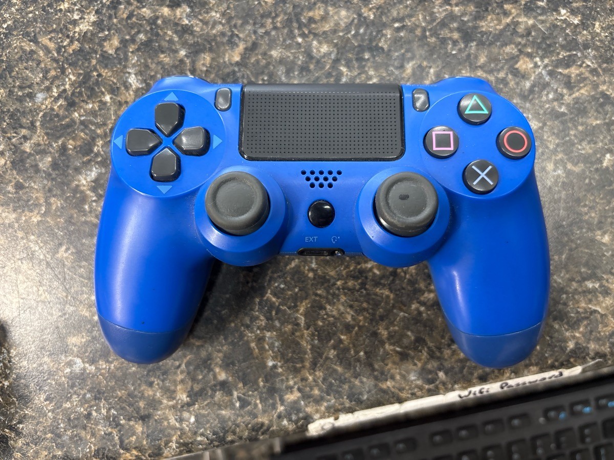 USED SONY PLAYSTATION 4 PRO CUH-7215B 1TB VIDEO GAME CONSOLE (QUI004885)