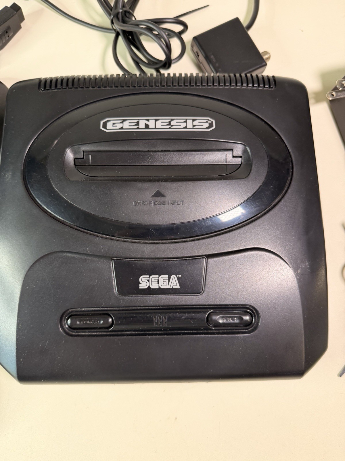Sega Genesis MK-1631 2 Controllers Power And A/V Cables