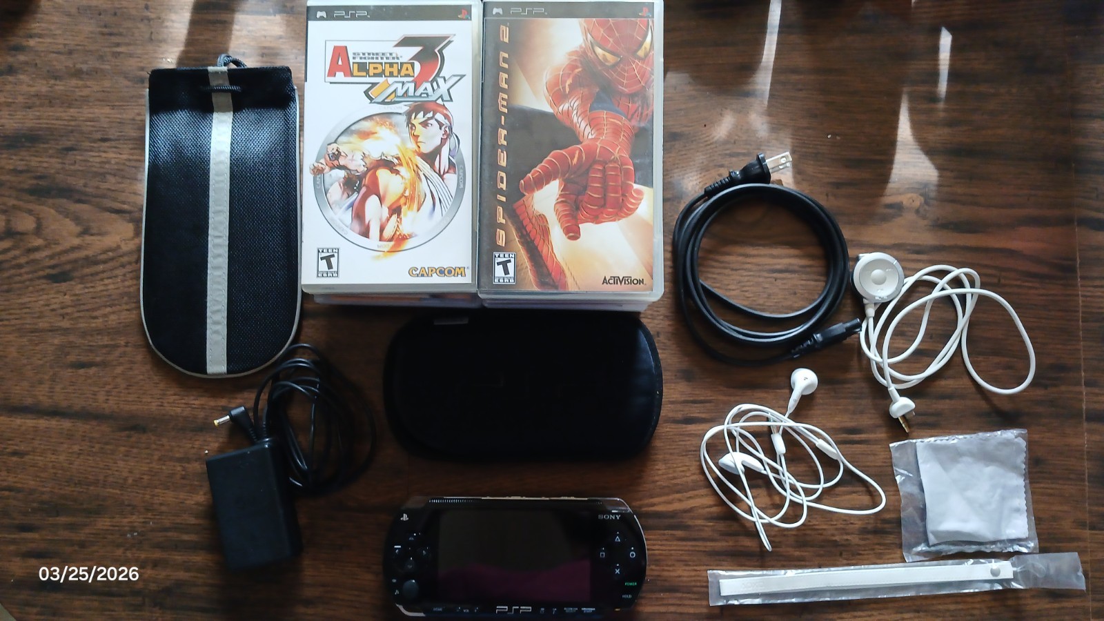 PSP 1001 Piano Black Complete With Wires Excellent Condition With 13 PSP Games