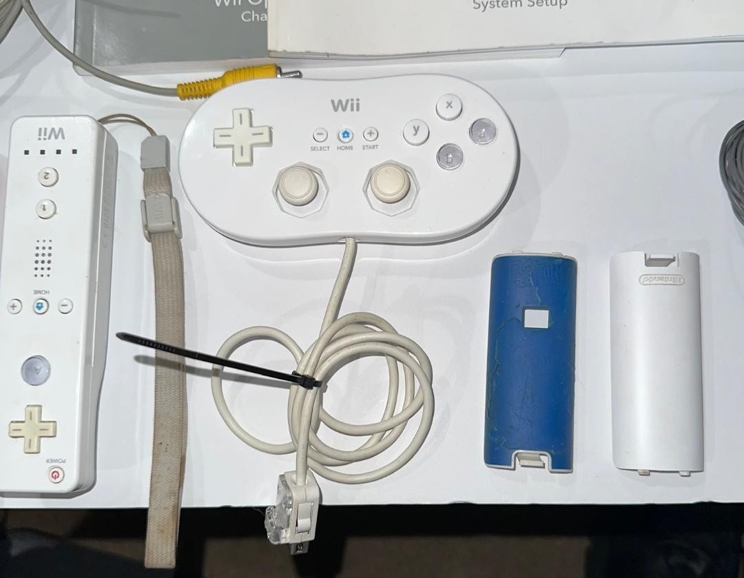 Nintendo Wii Console RVL-001 USA Games Controllers 003 / 005 – Check It Out!