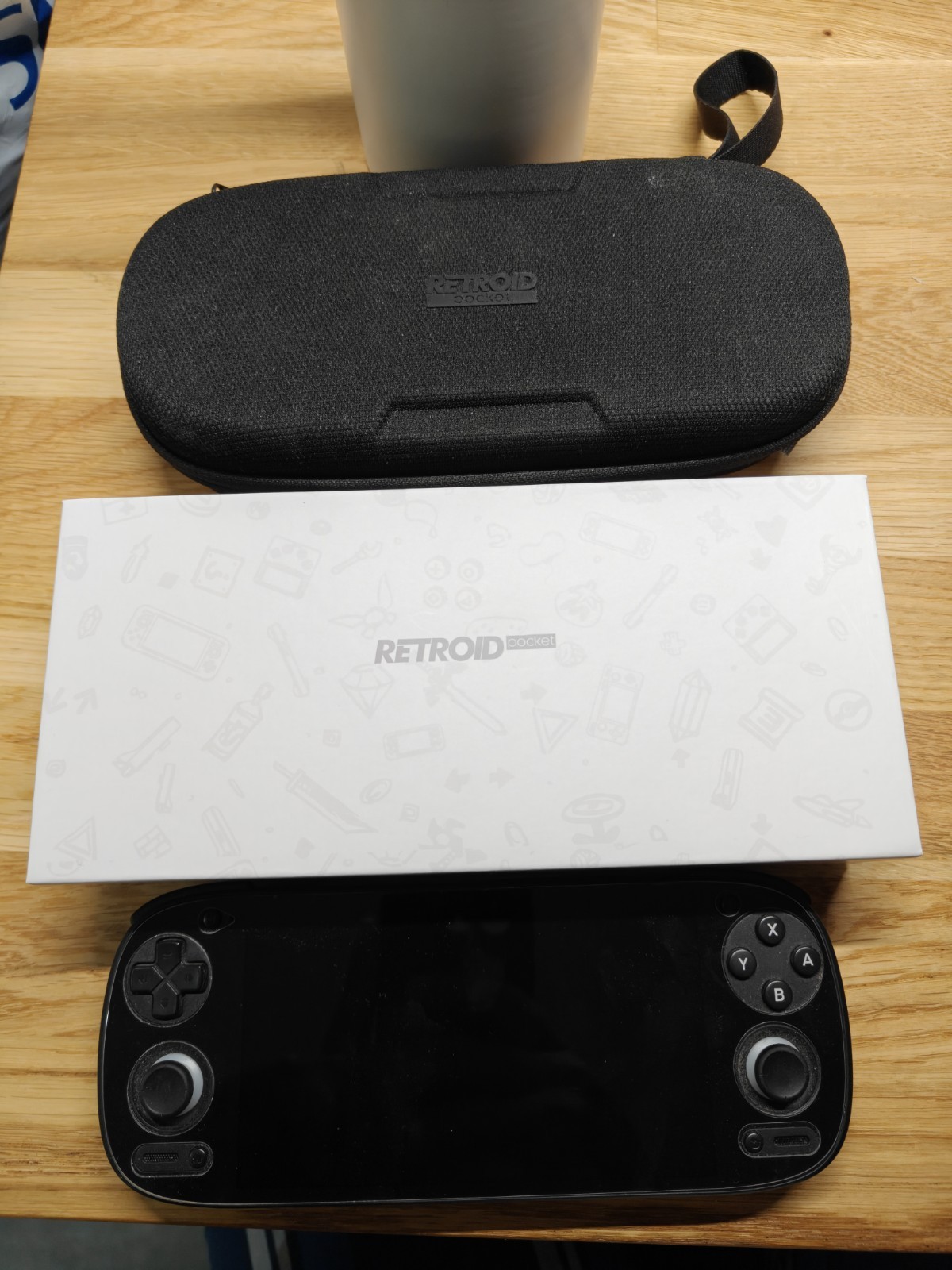 Retroid Pocket 5 Black OLED Handheld Retro Gaming Console 8GB RAM 128GB + CASE