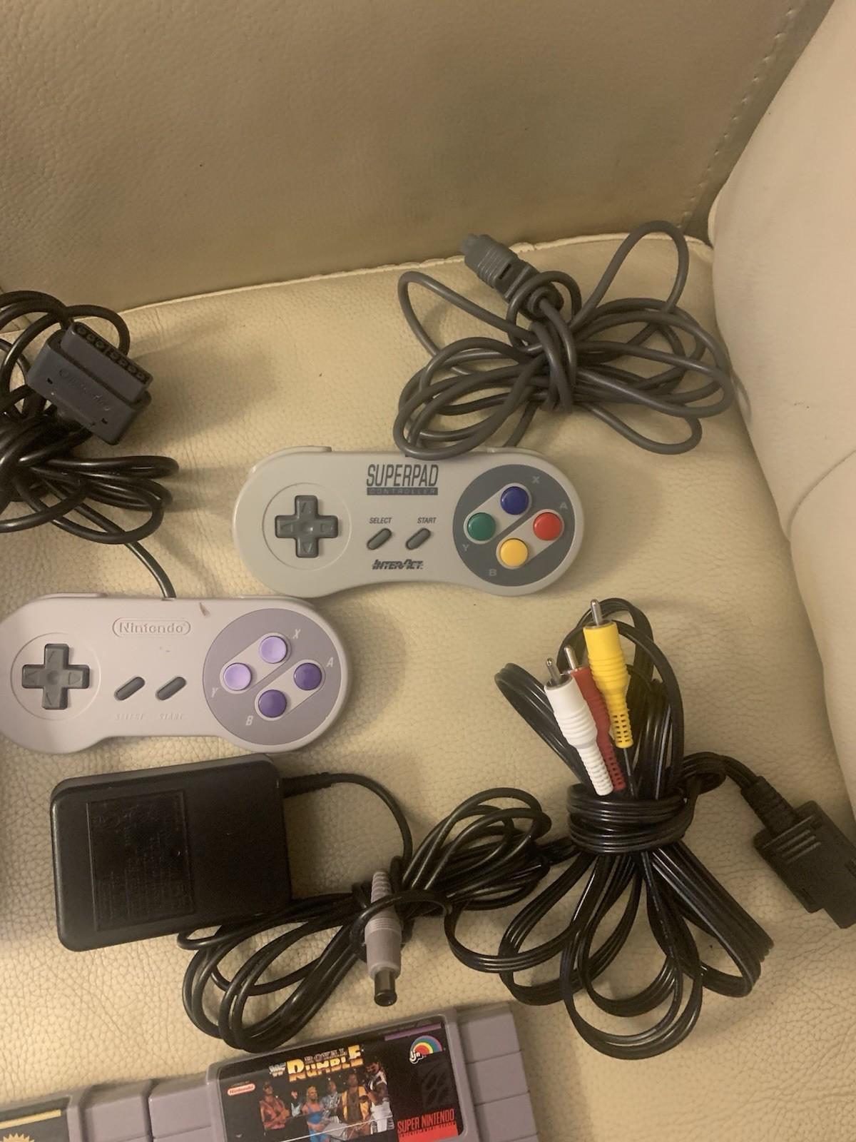 Super Nintendo SNES JR Console SNS-101 Bundle With 10 Games And 2 Controllers.