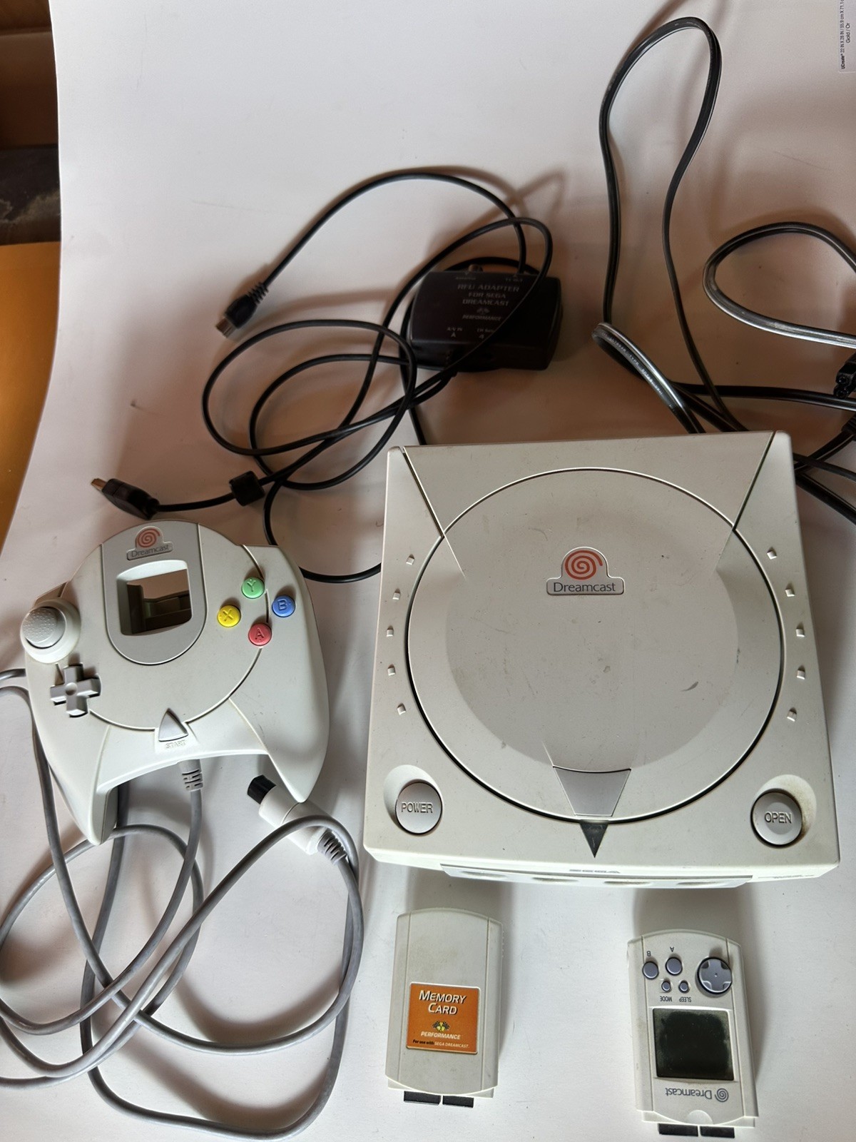 Sega Dreamcast HKT-3020 With Controller, Memory Card And Cable
