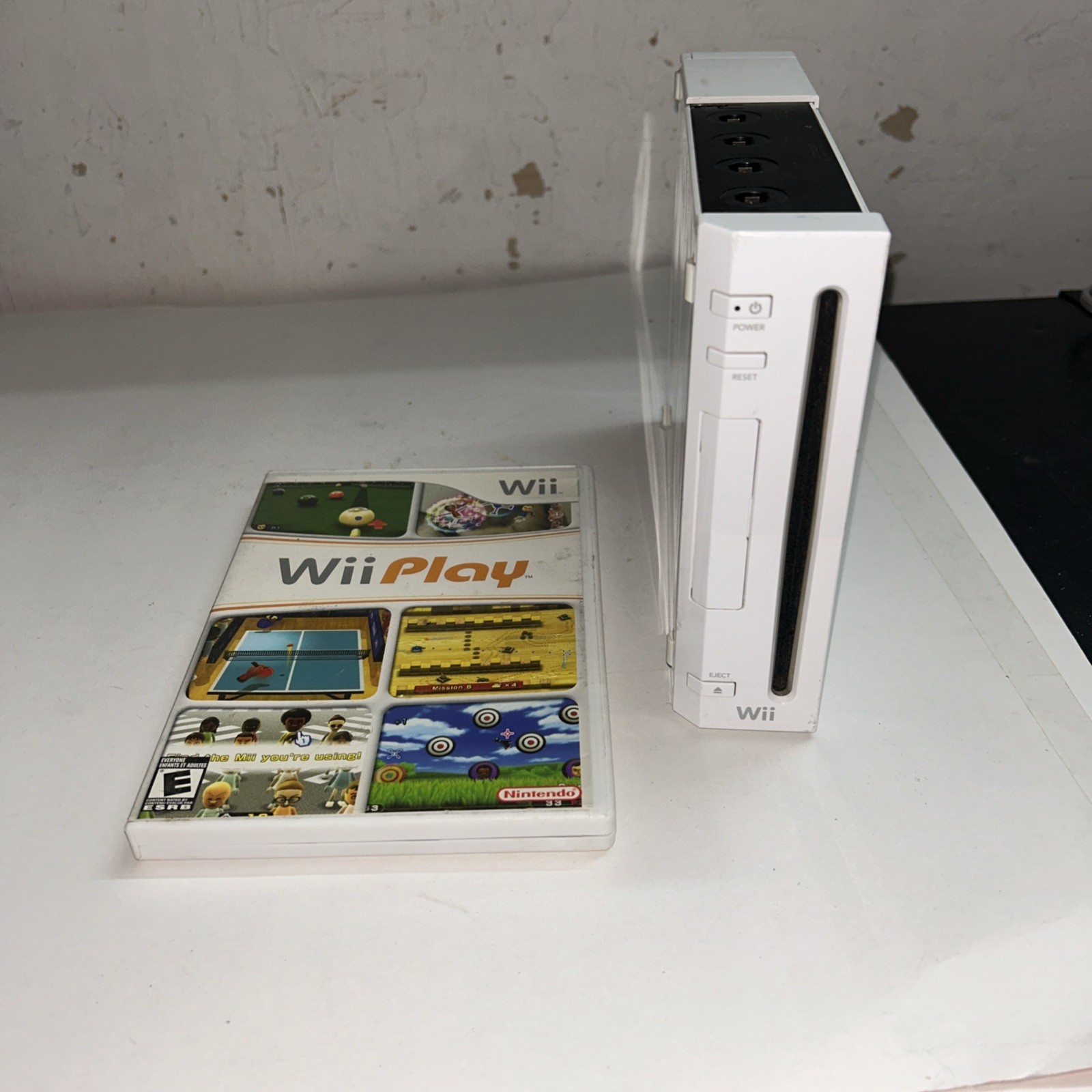Nintendo Wii White Console Only RVL-001 Gamecube Compatible Tested. W/ Wii Play