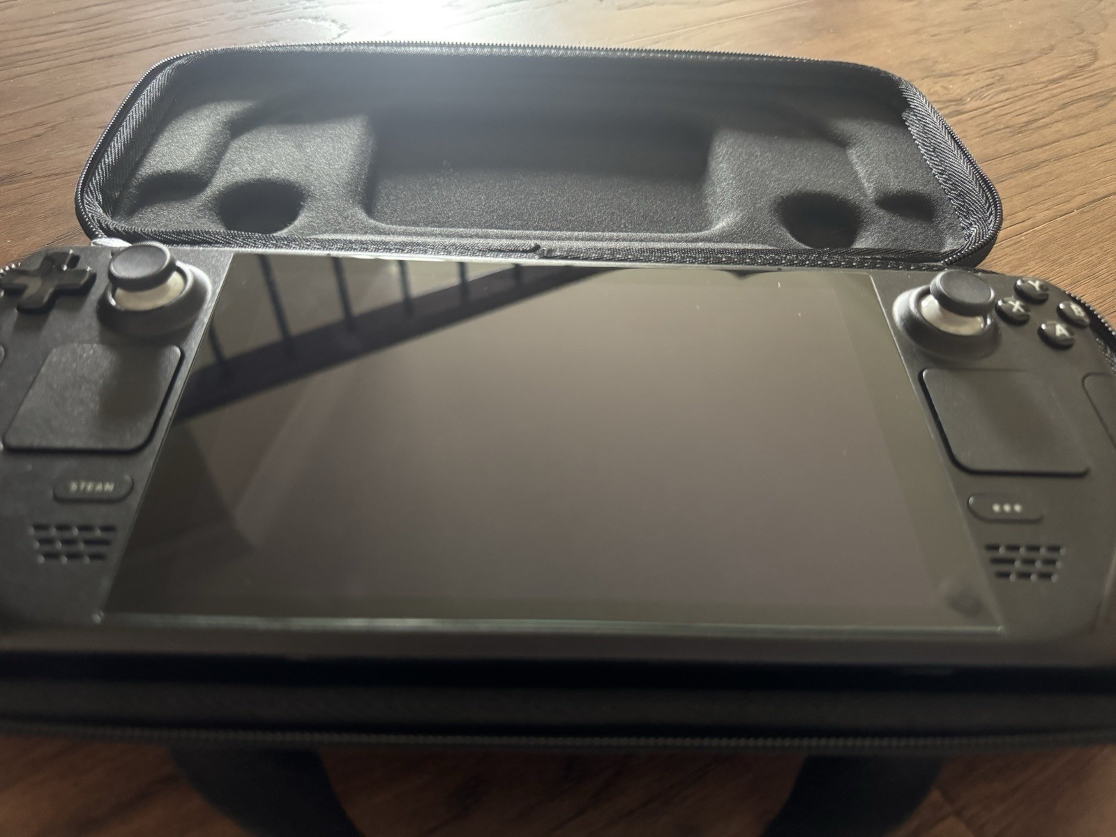 Valve Steam Deck LCD 64GB *Excellent Condition* (Includes: Case & Charger)